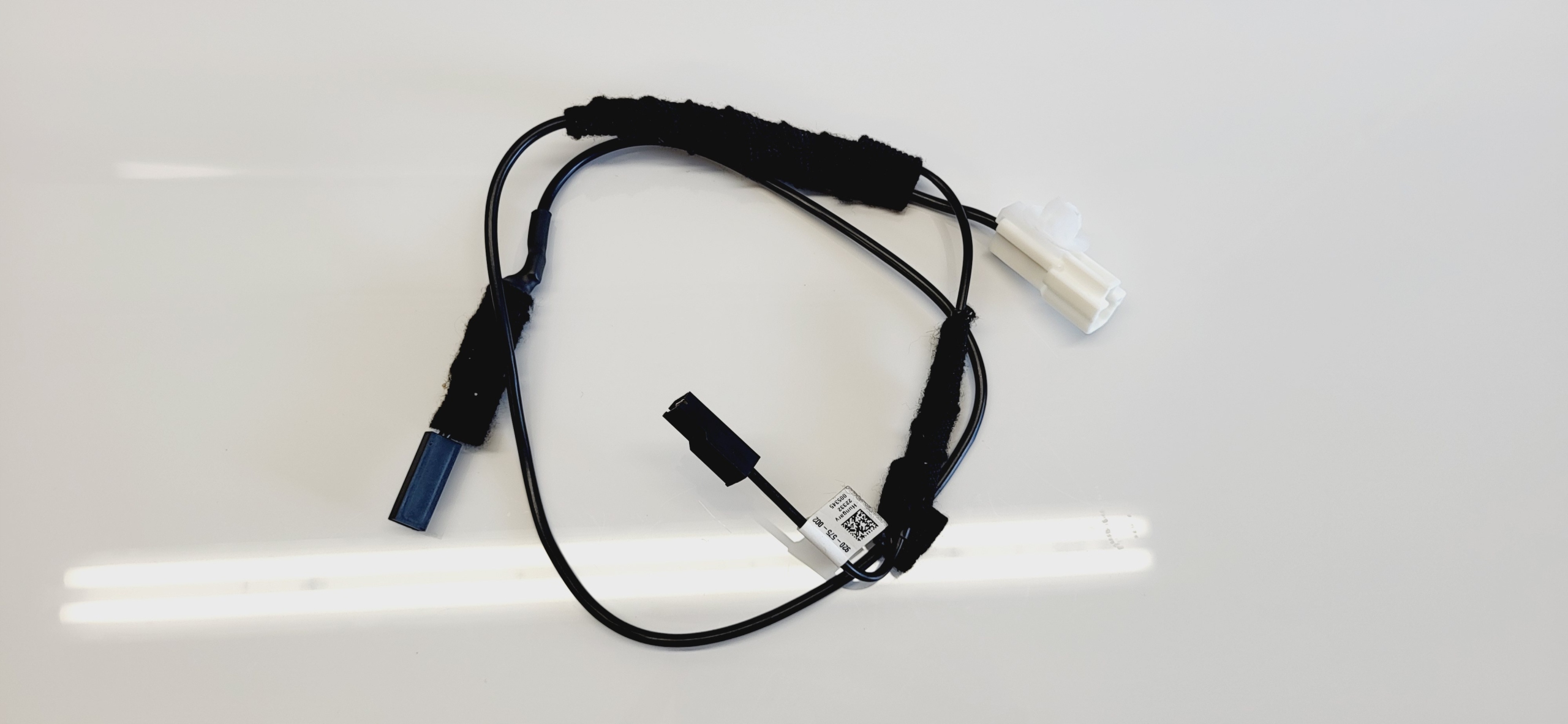 TESLA MODEL 3 ANTENA RADIA PRAWY TYŁ