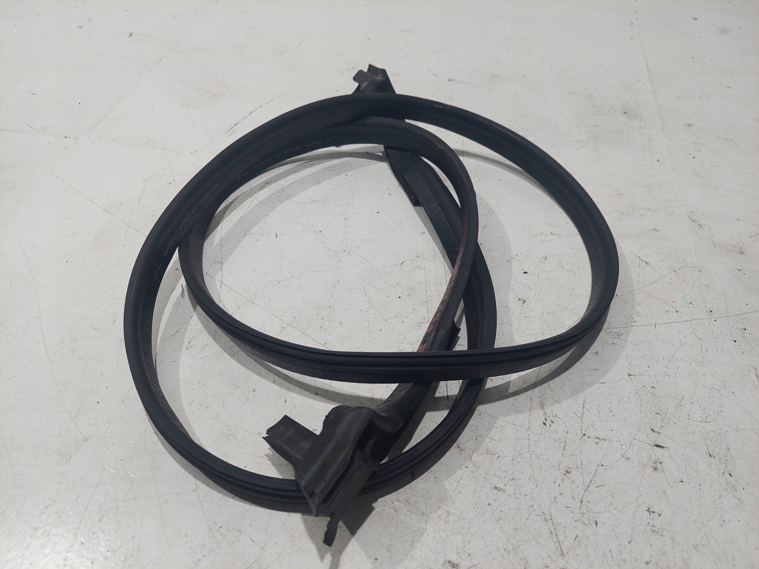 USZCZELKA POKRYWY DACHU BMW E88 CABRIO Producent części BMW OE