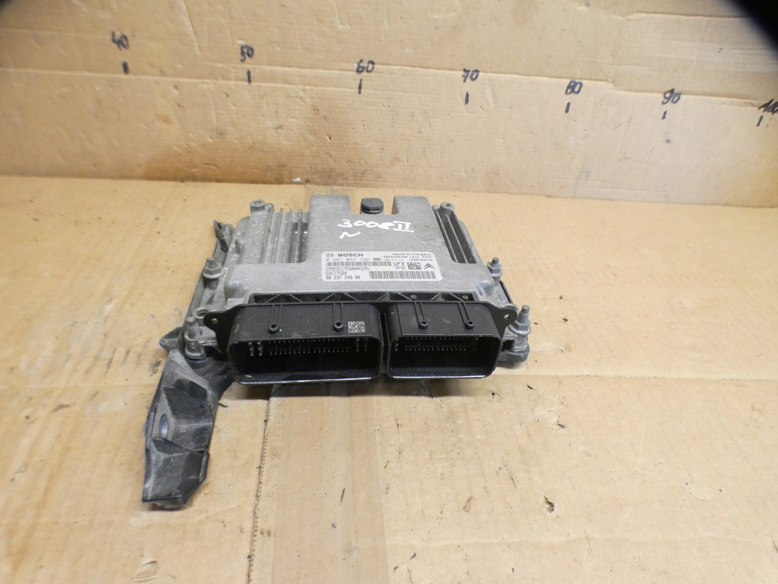 computer control unit of the engine PEUGEOT 3008 II 9823724980