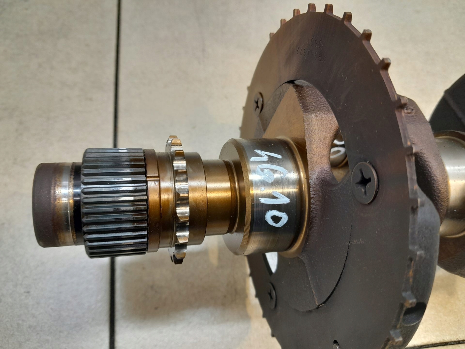 crank MITSUBISHI COLT VI MR984367