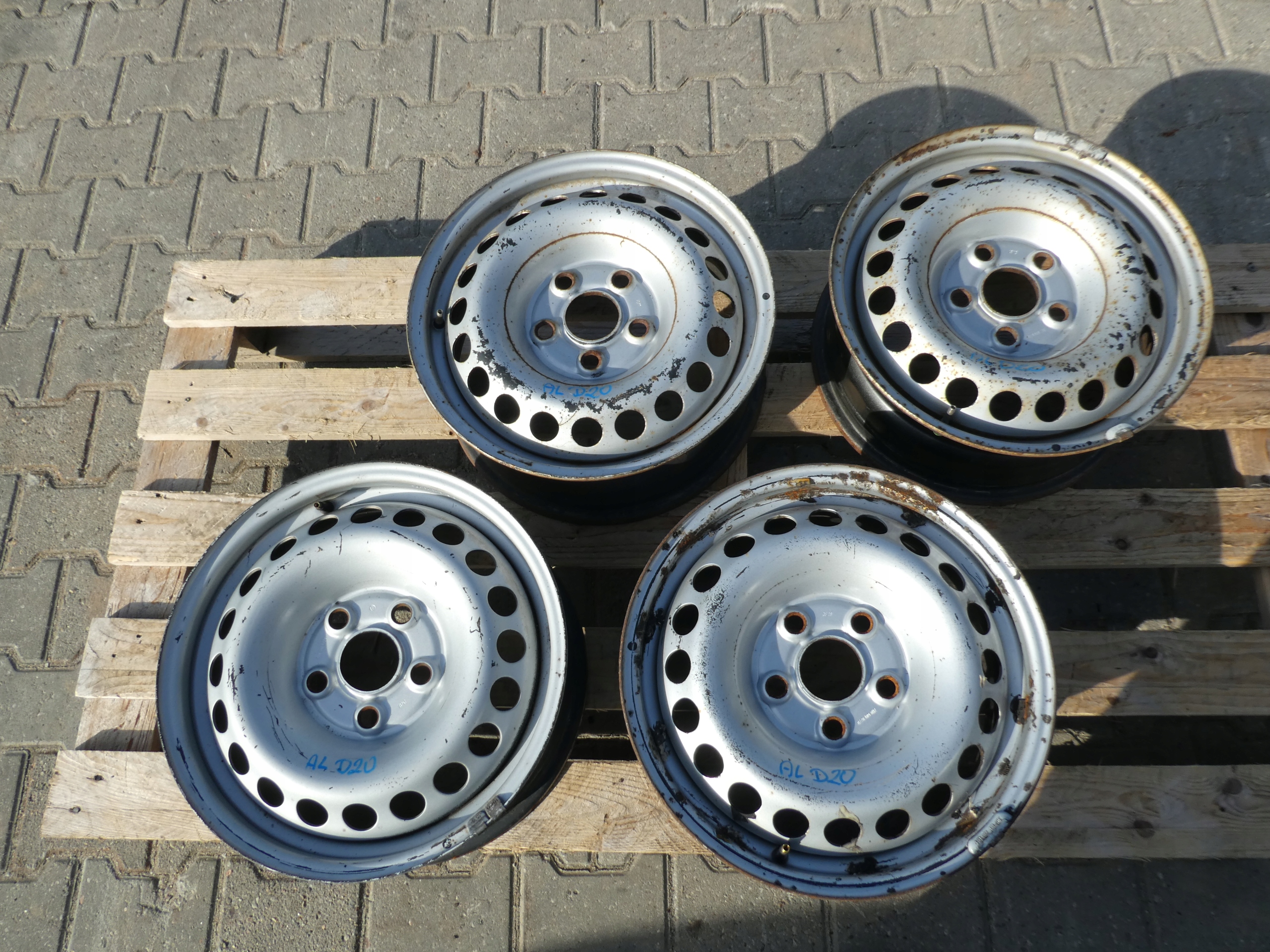 VW T5 CERCHI Ferro 7H0601027D 6.5JX16 ET51