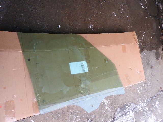 VW TRANSPORTER T7 SZYBA DRZWI PRAWY PRZÓD PRAWA PRZEDNIA