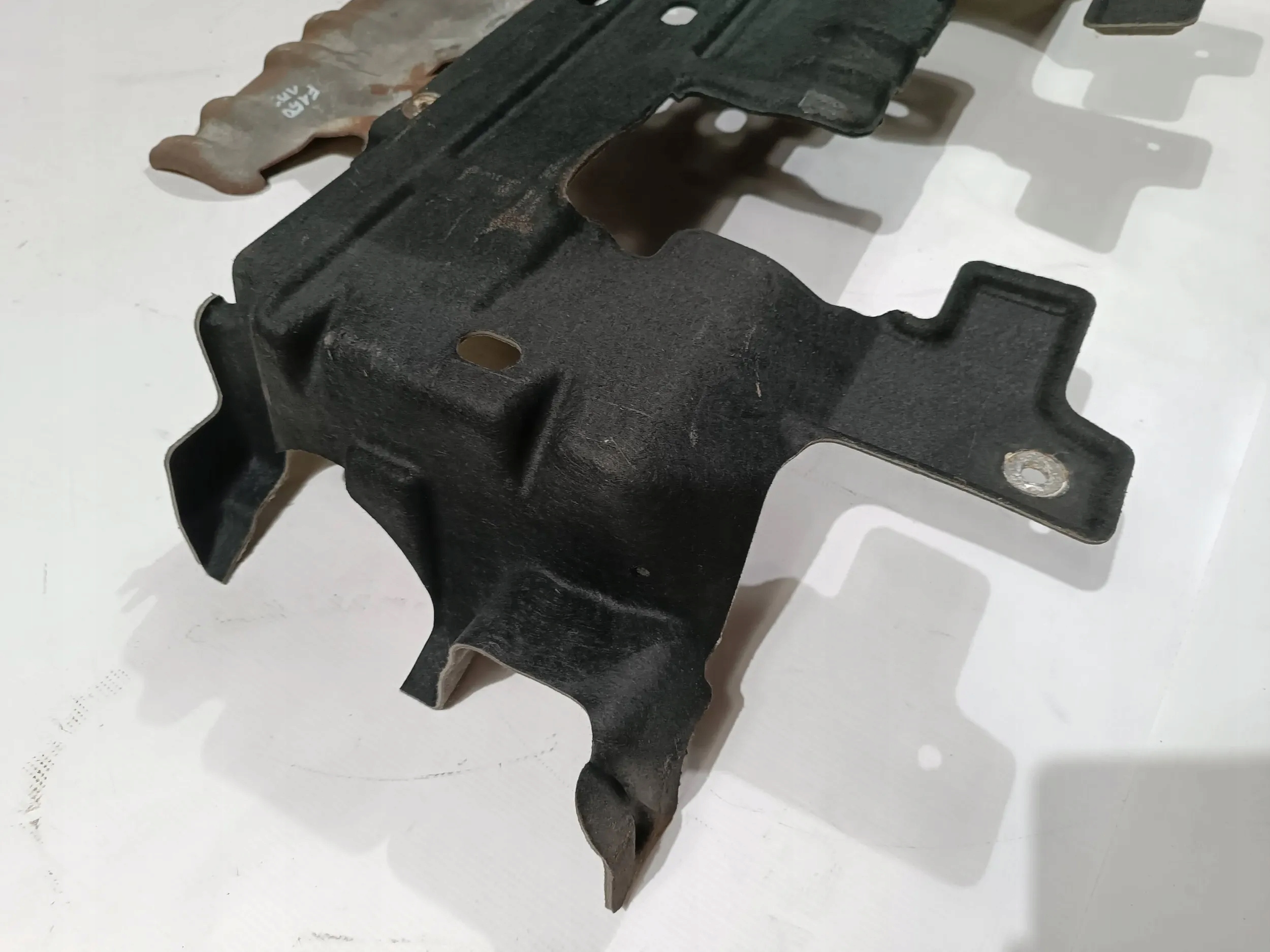 cover lower below engine chassis of the engine Ford F150 2015+