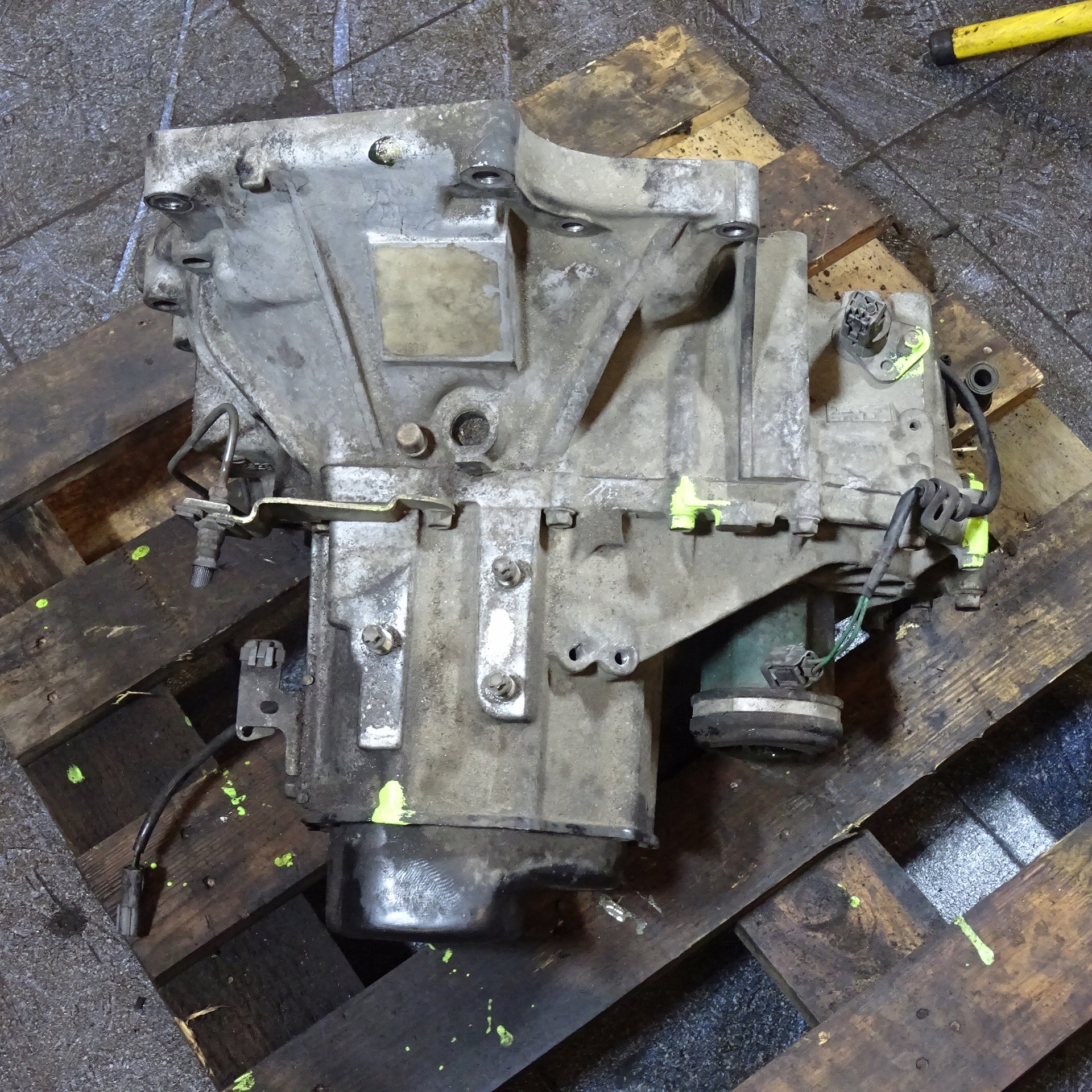 MAZDA 323 1.3B Getriebe MANUALNA
