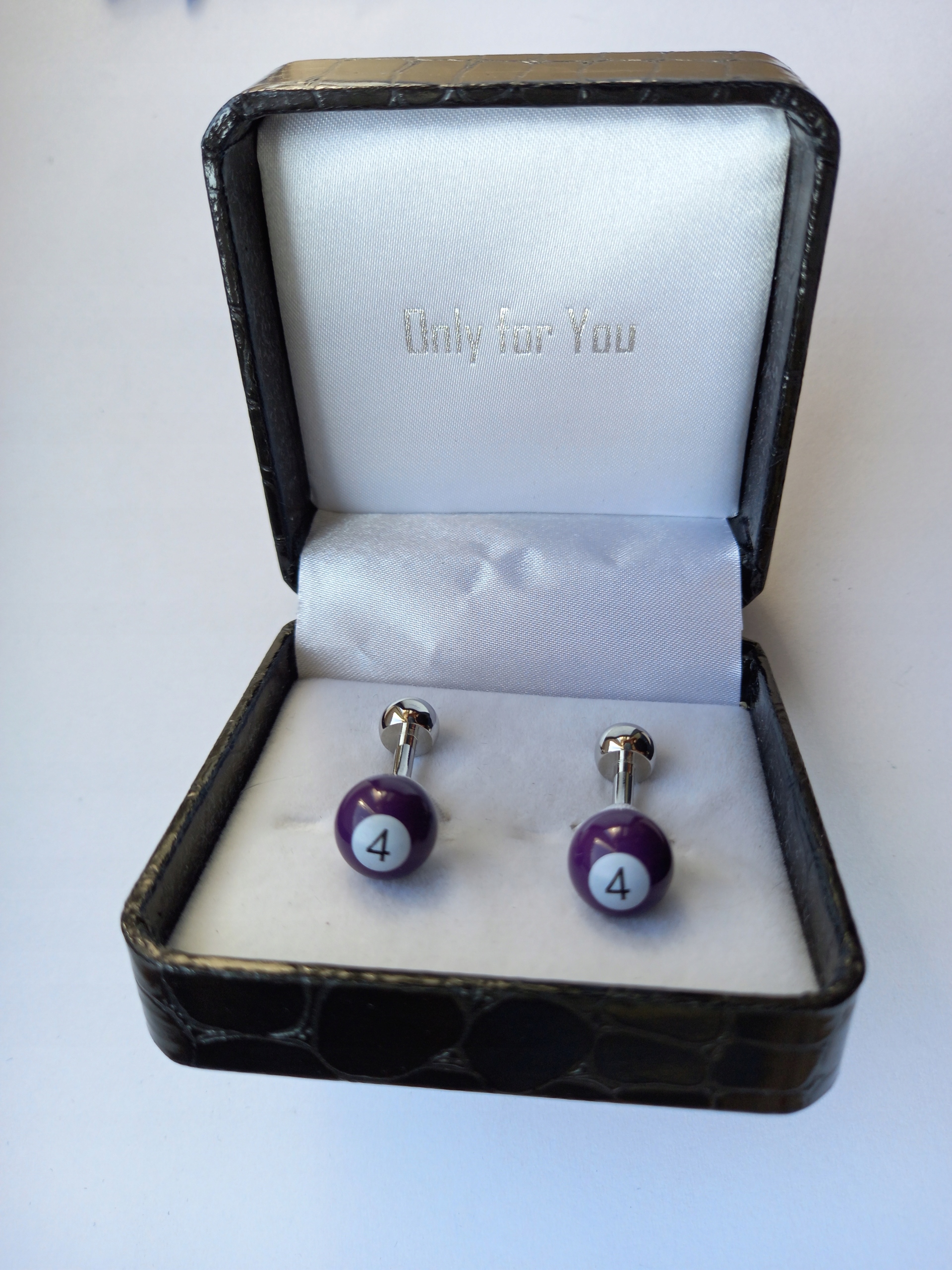 Originální manžetové knoflíčky značky Exc Fialové Bile No 4 Kulečník V Pouzdru