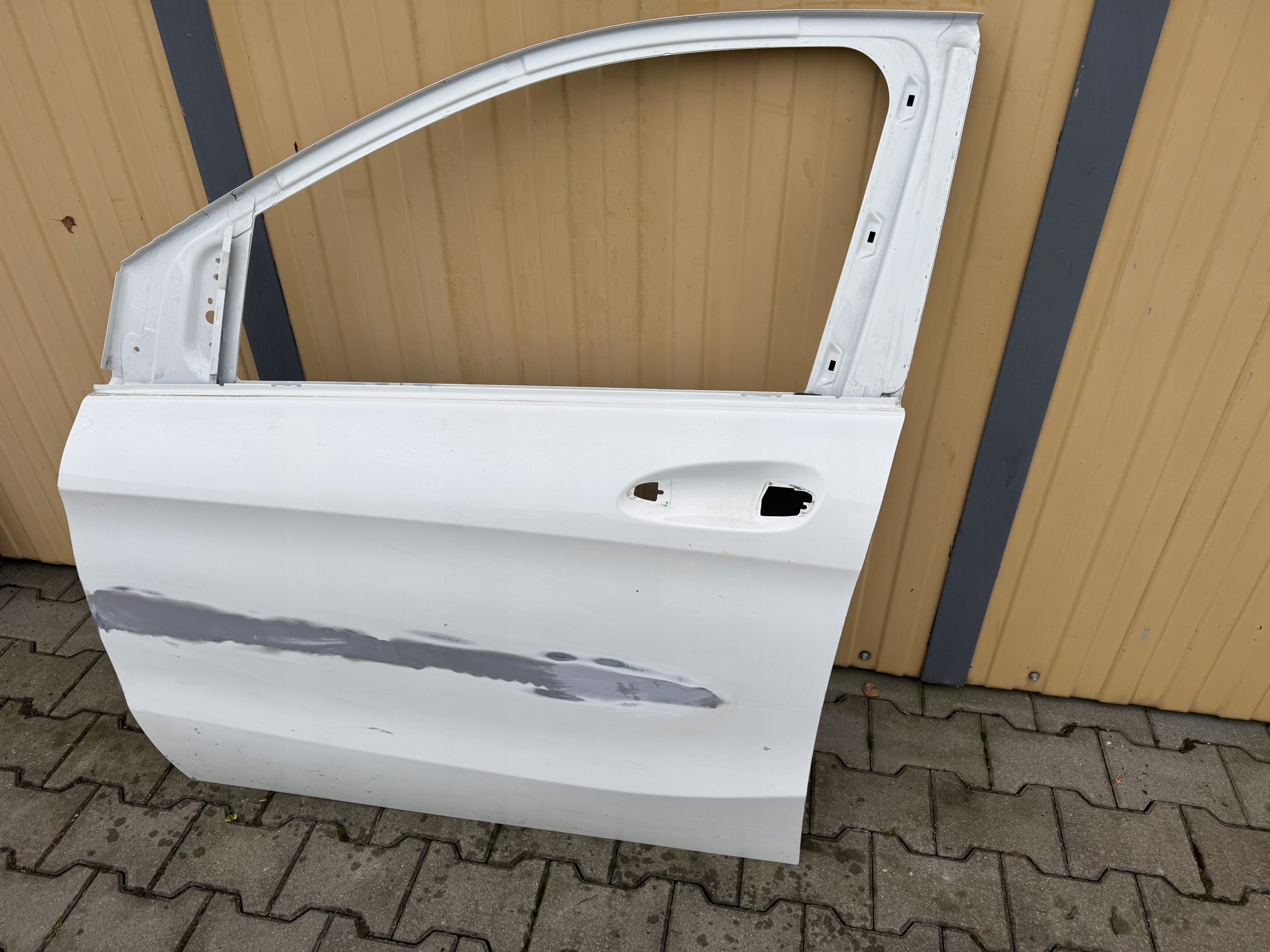 MERCEDES B-KLASA BKLASA W246 DRZWI PRZEDNIE LEWE GIEŁDA POZNAŃ Numer katalogowy części MERCEDES B-KLASA BKLASA W246 DRZWI PRZEDNIE LEWE GIEŁDA POZNAŃ