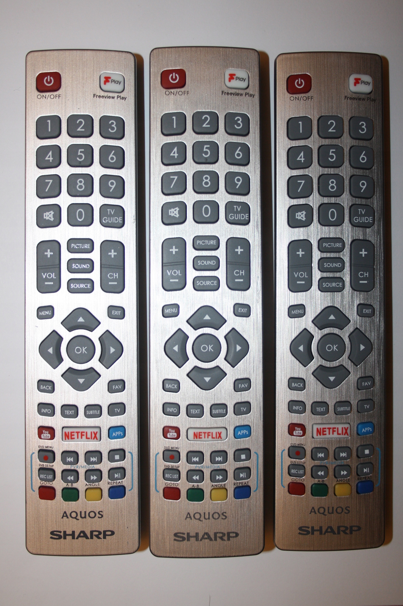 PILOT SHARP AQUOS NETFLIX FREEVIEW PLAY ORYGINAŁ Kolor srebrny