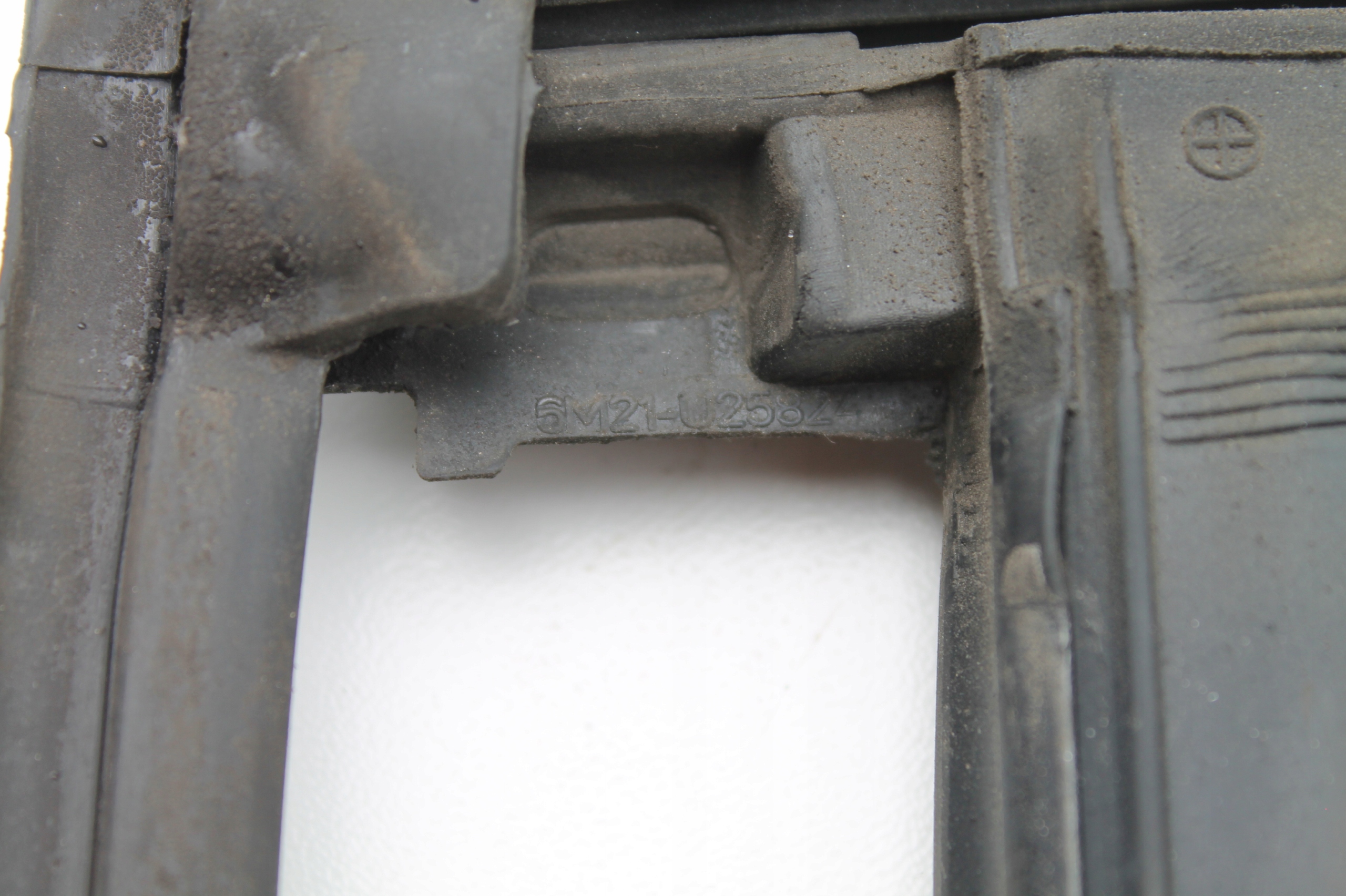 GALAXY MK3 USZCZELKA DRZWI PRAWY TYŁ 6M21-U25824 Producent części Ford OE