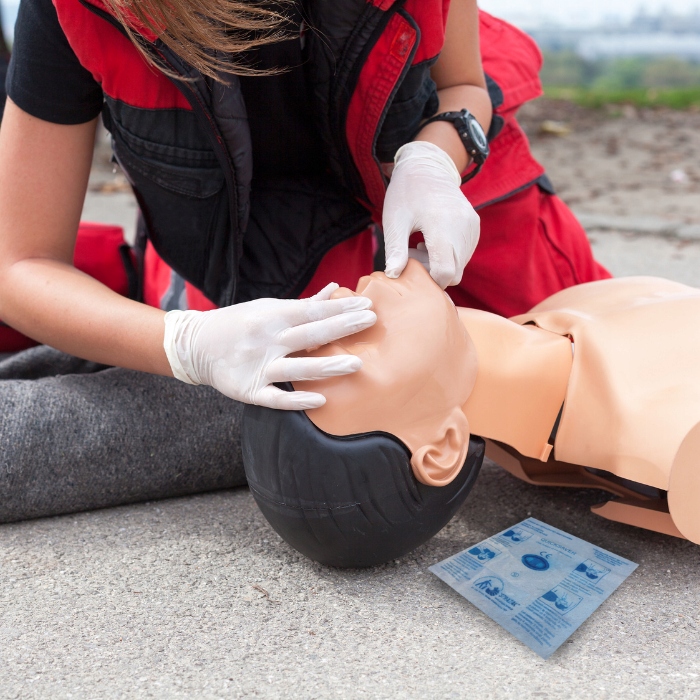 Wkład wyposażenie do apteczki z ustnikiem DIN 13157 ZESTAW 3 SZTUKI Wyrób medyczny tak