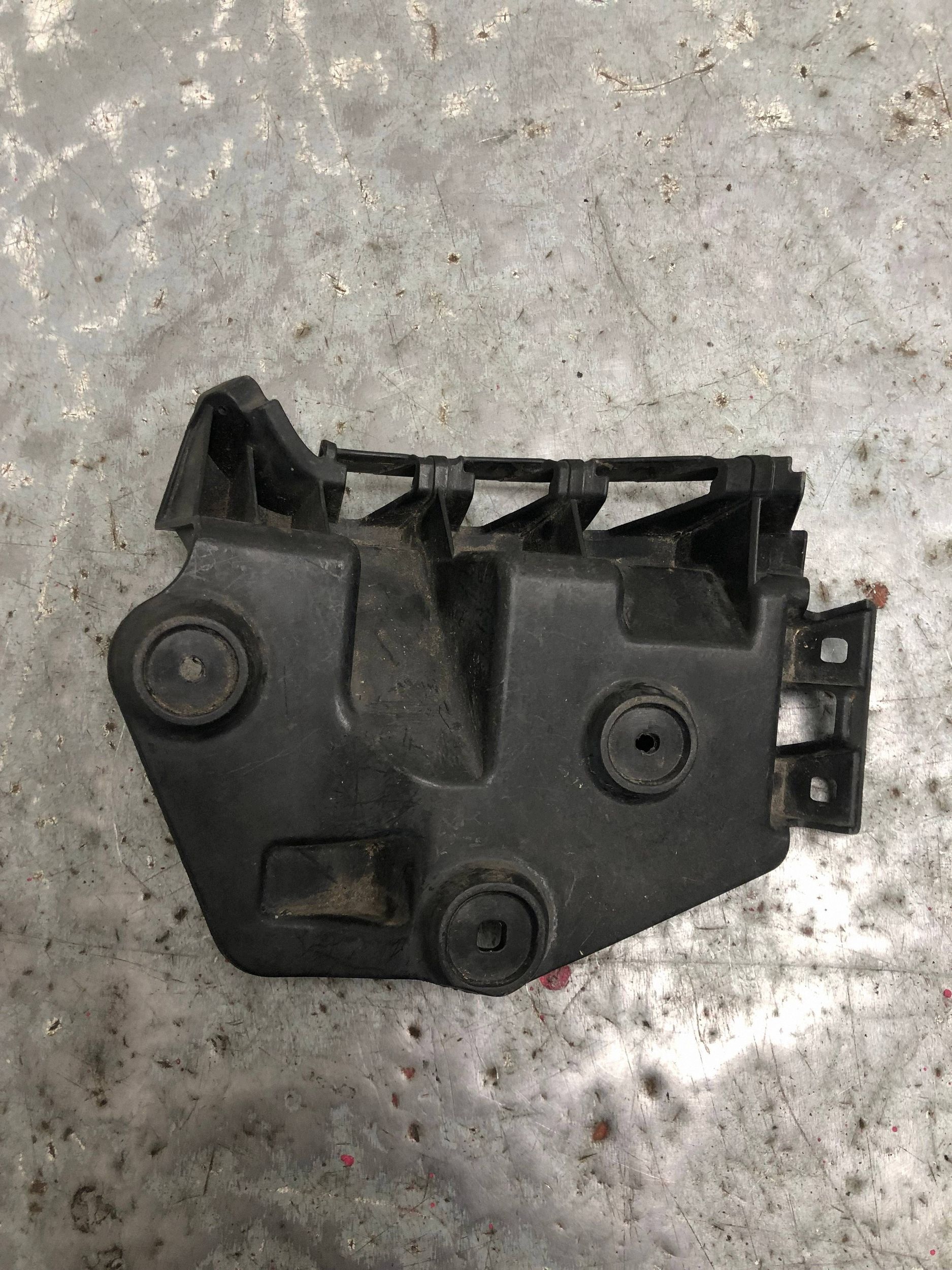 bumper bracket left rear part AUDI A3 8P LIFT 5D 8P4807393A