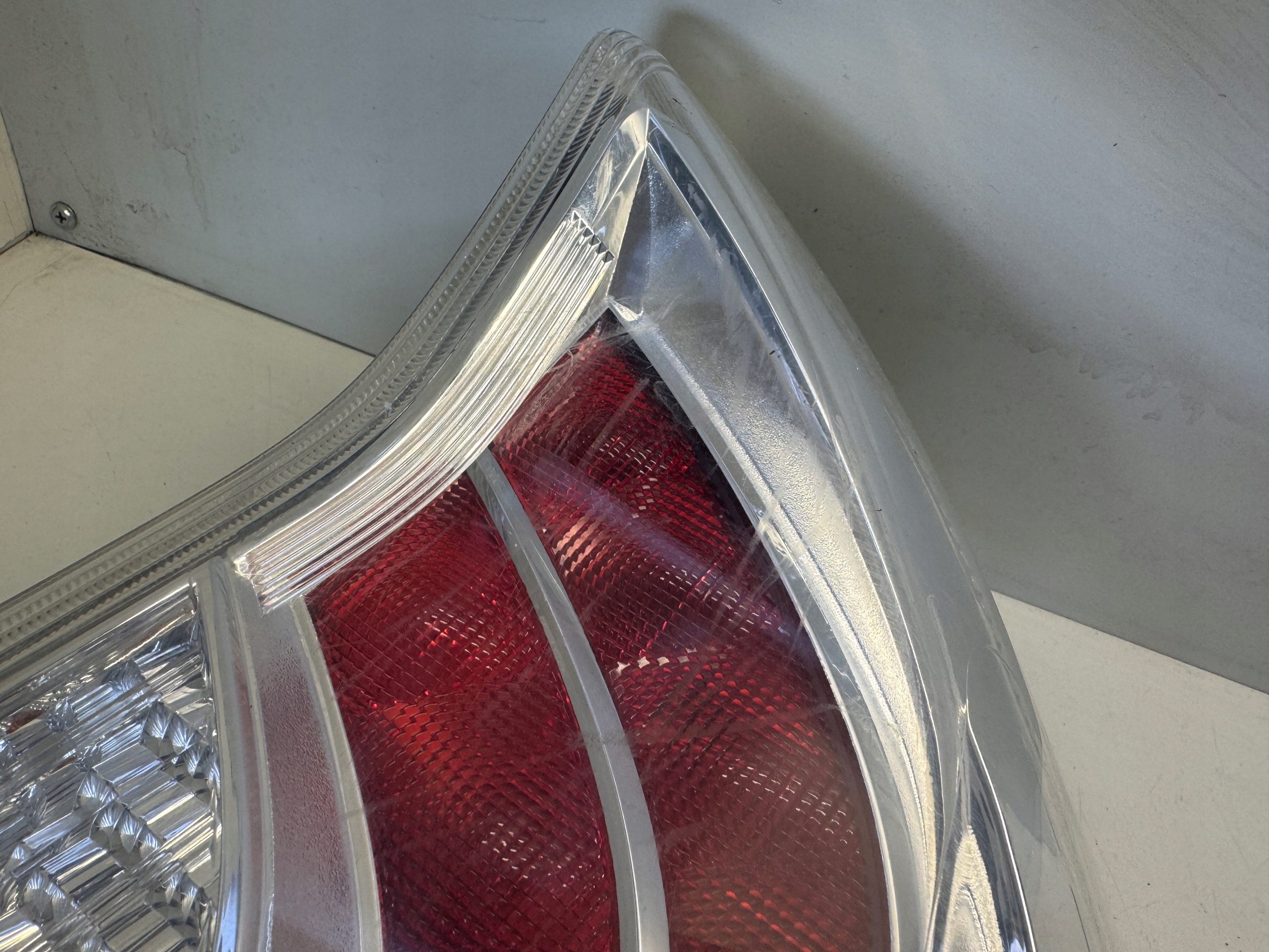 TOYOTA PRIUS III фонарь правый