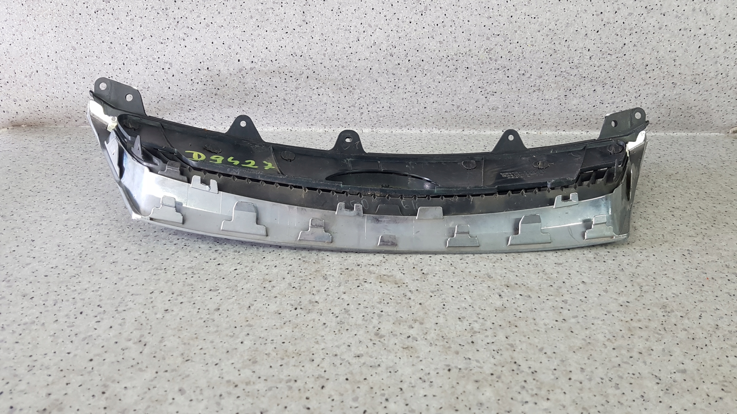 LEXUS IS II Grill Grill D 9427