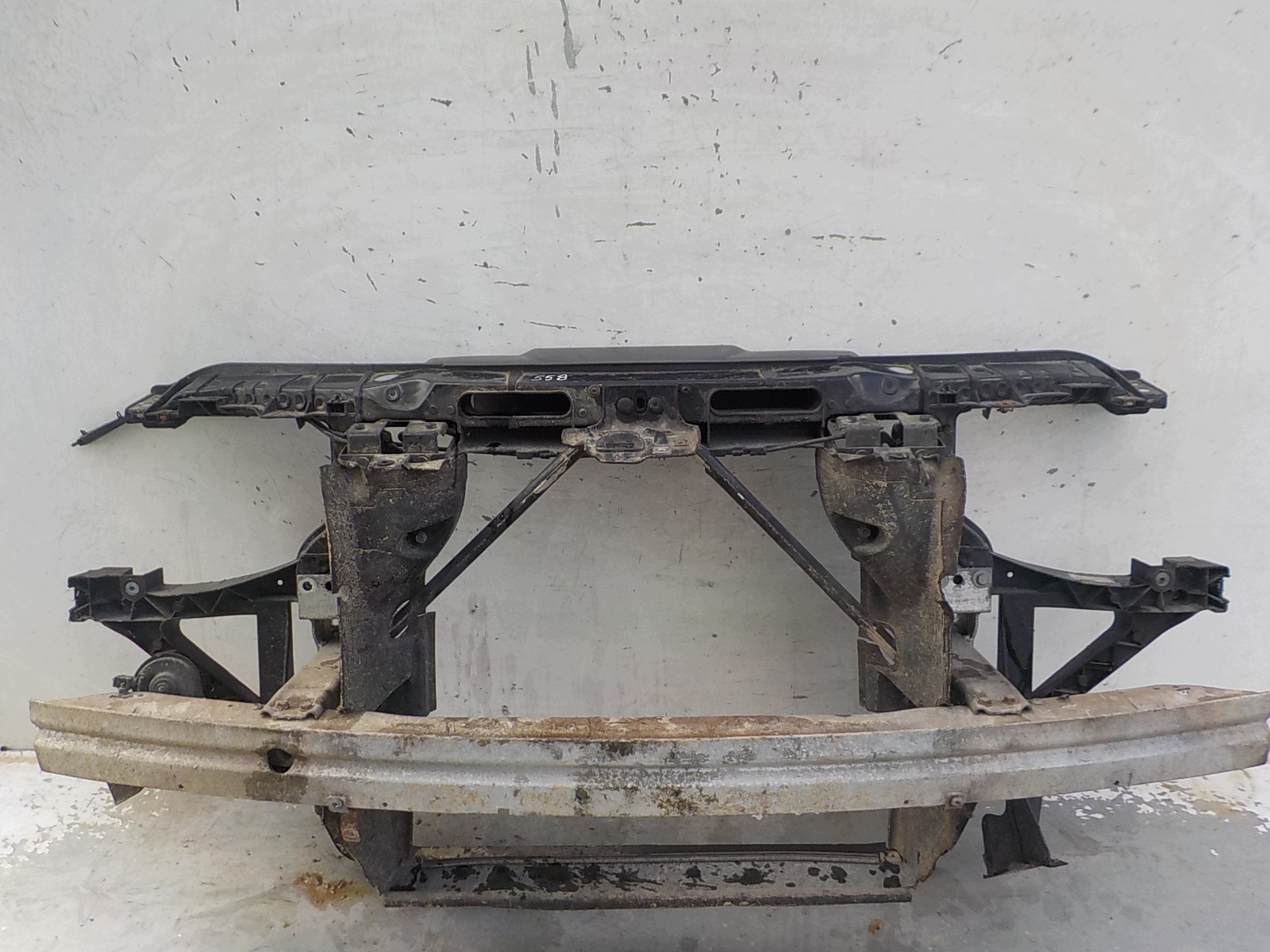 558 BMW X3 E83 support panel for radiators sider pillar iron