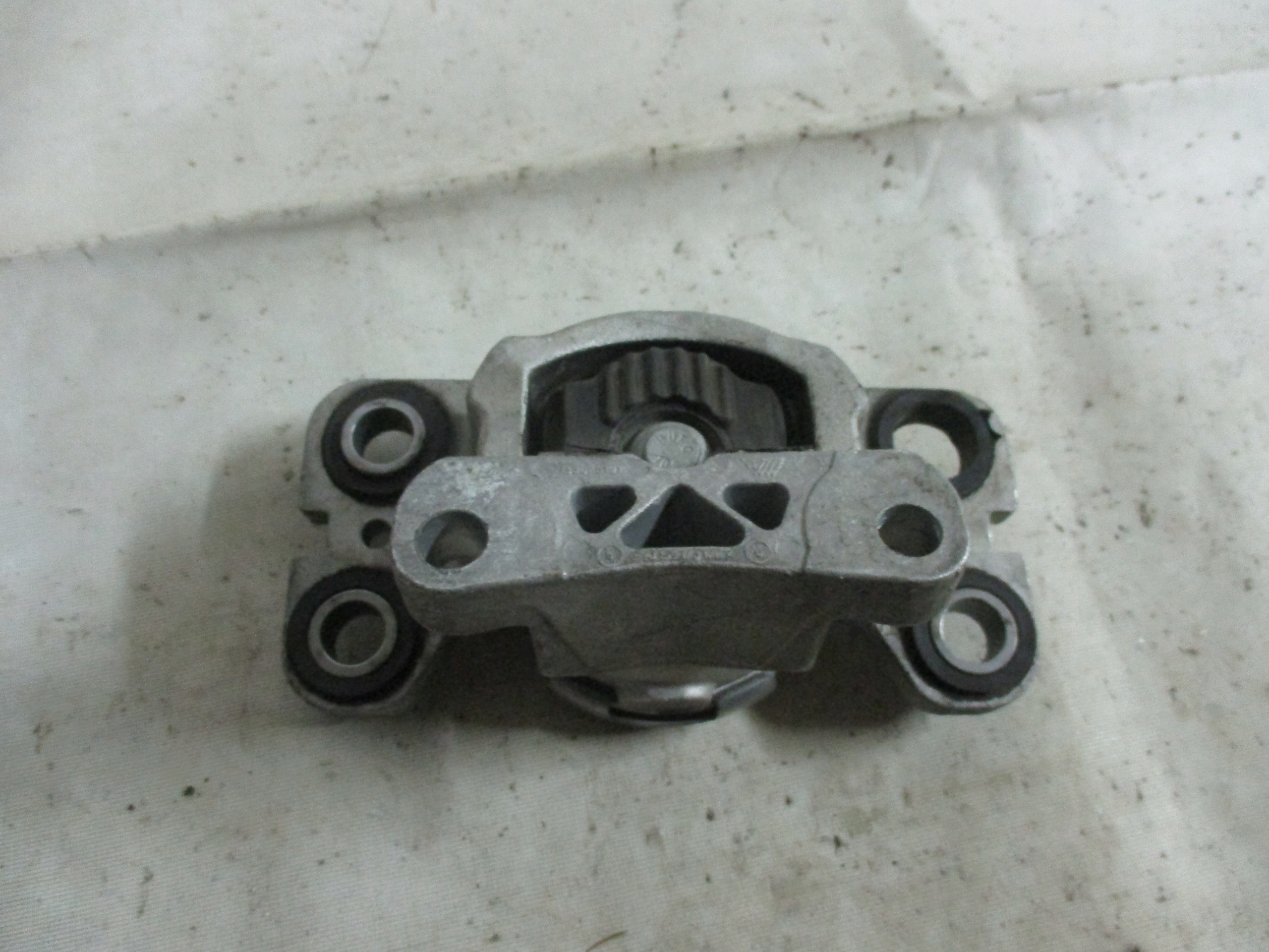 подушка Двигателя Range Rover Evoque 2,0 EJ32-7M121-AD