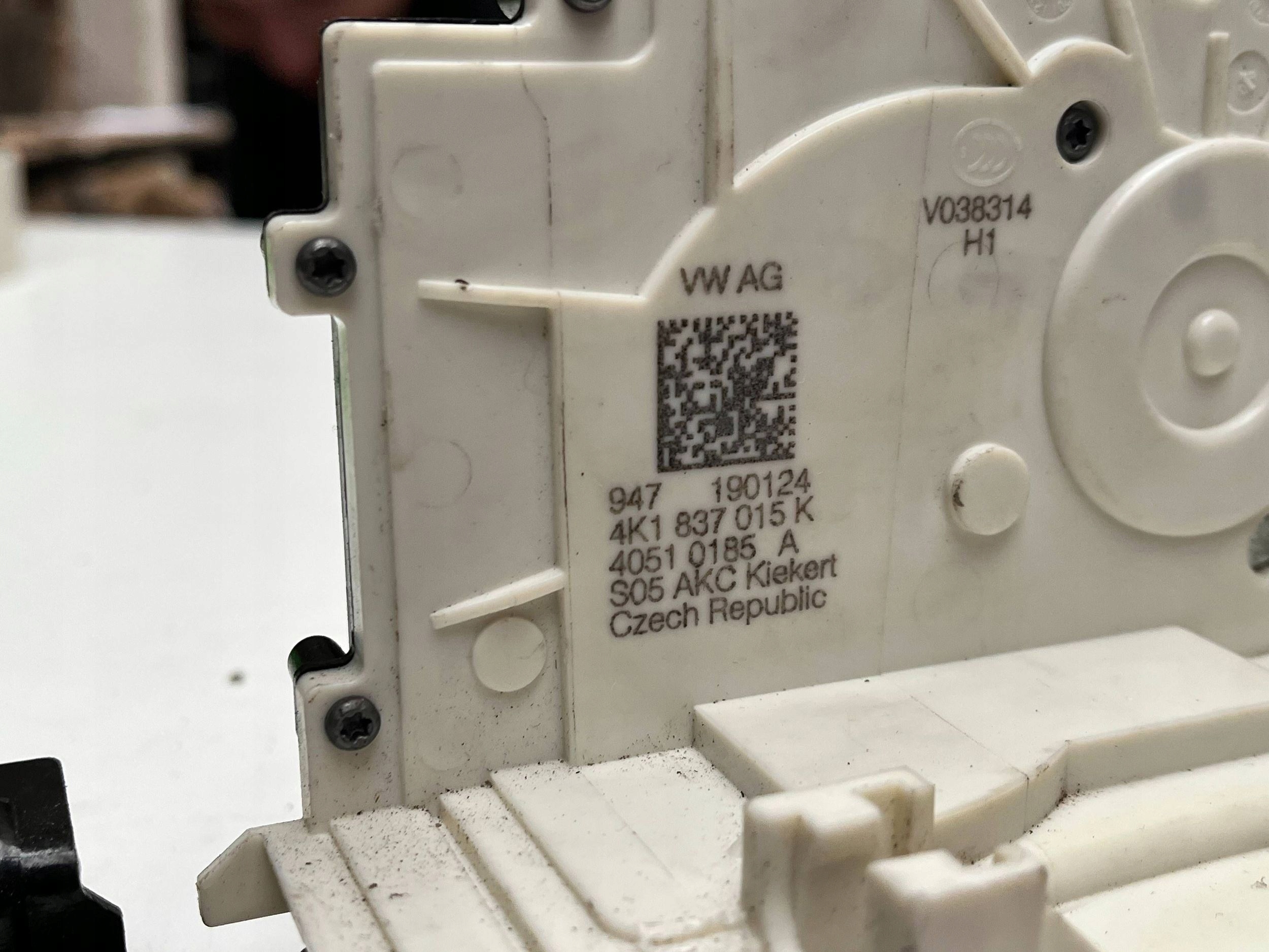 lock door przednich Audi A6 S6 C8 4K 4K1837015K !J
