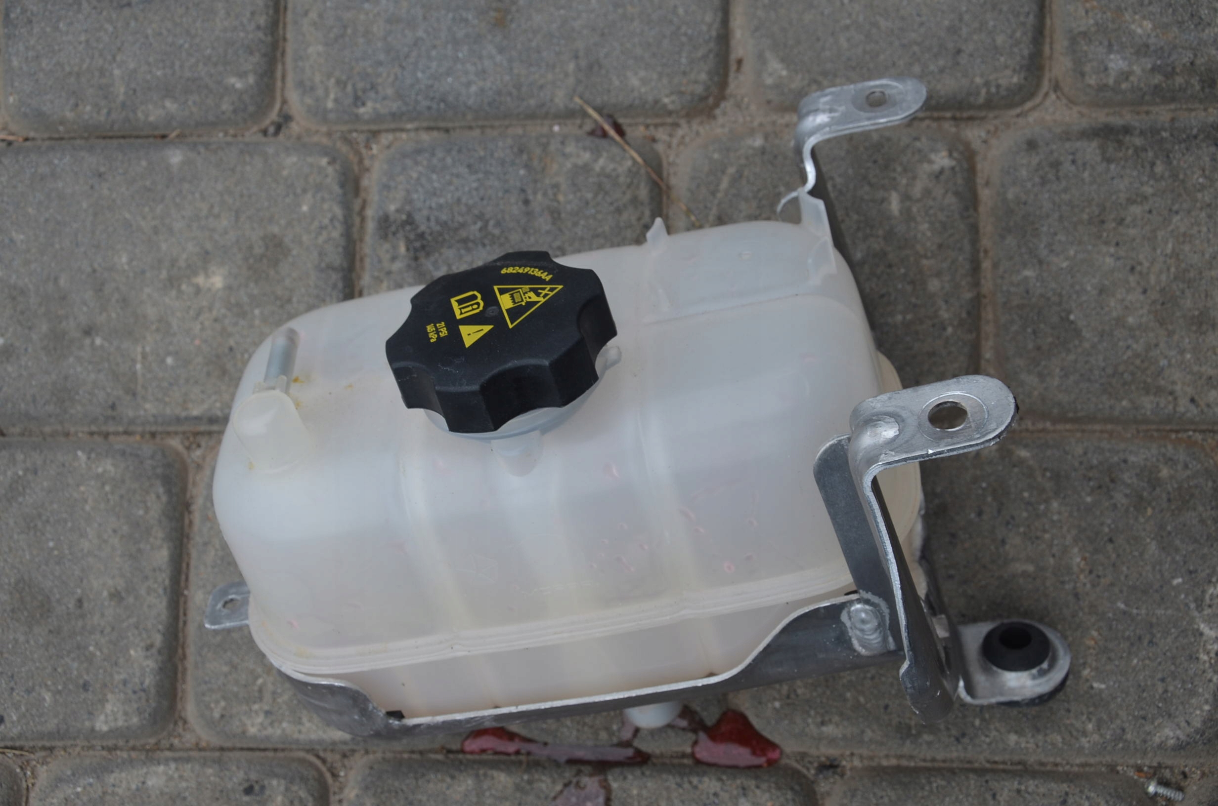 РАСШИРИТЕЛЬНЫЙ БАЧОК ЖИДКОСТИ GLADIATOR JT 2020+