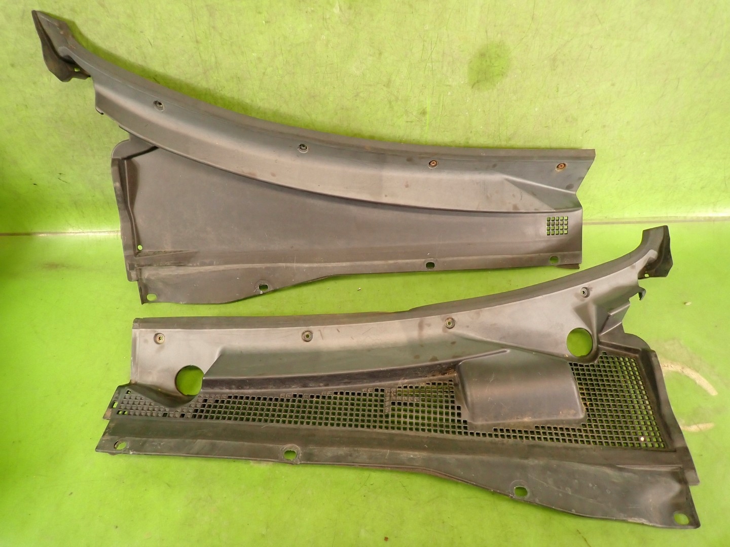 Podszybie FORD ESCAPE I 05r YL84-7802223-AKW 2L84-7802222-AKW