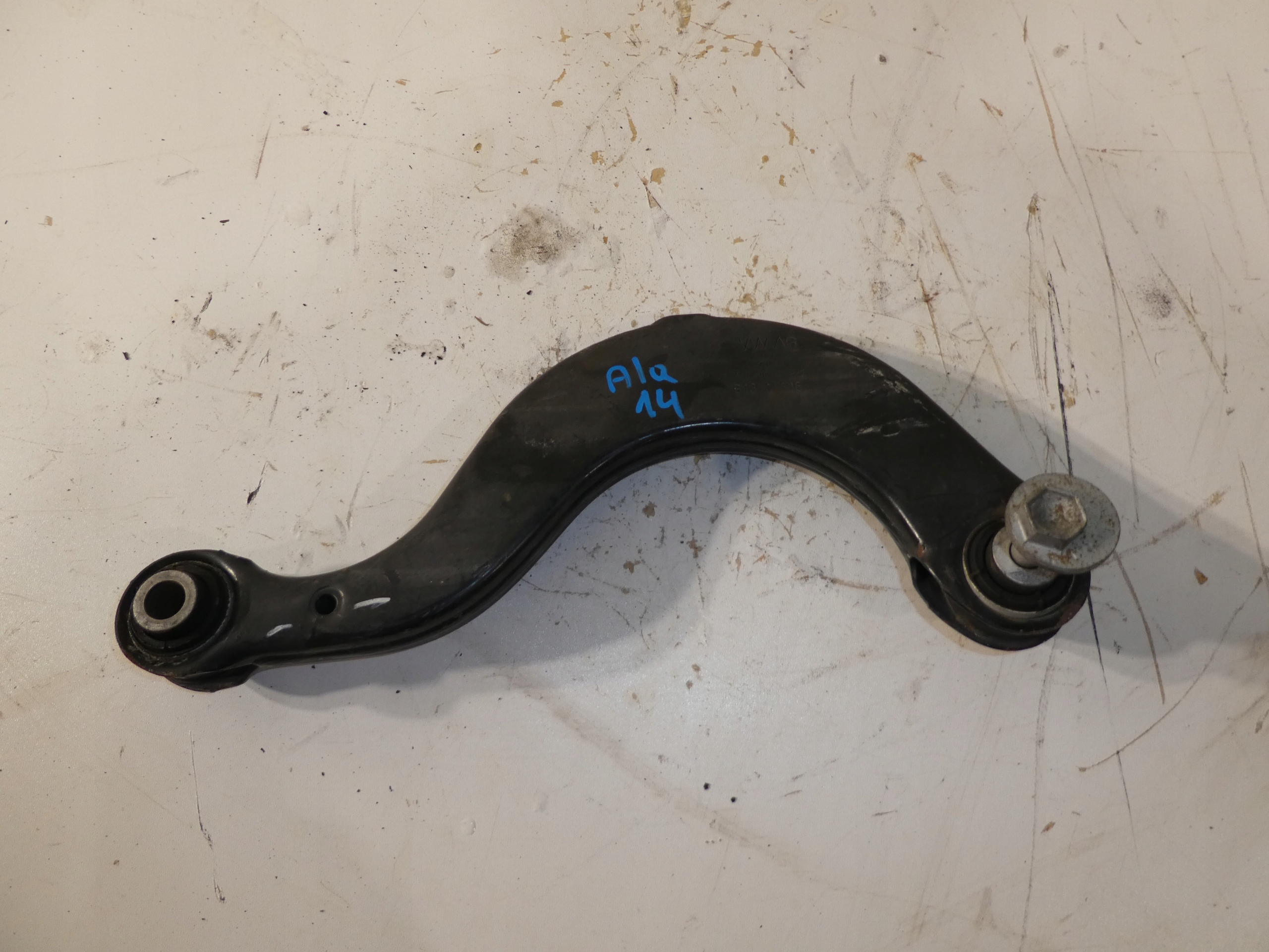 QUERLENKER HECK 5Q0505323D VW SKODA