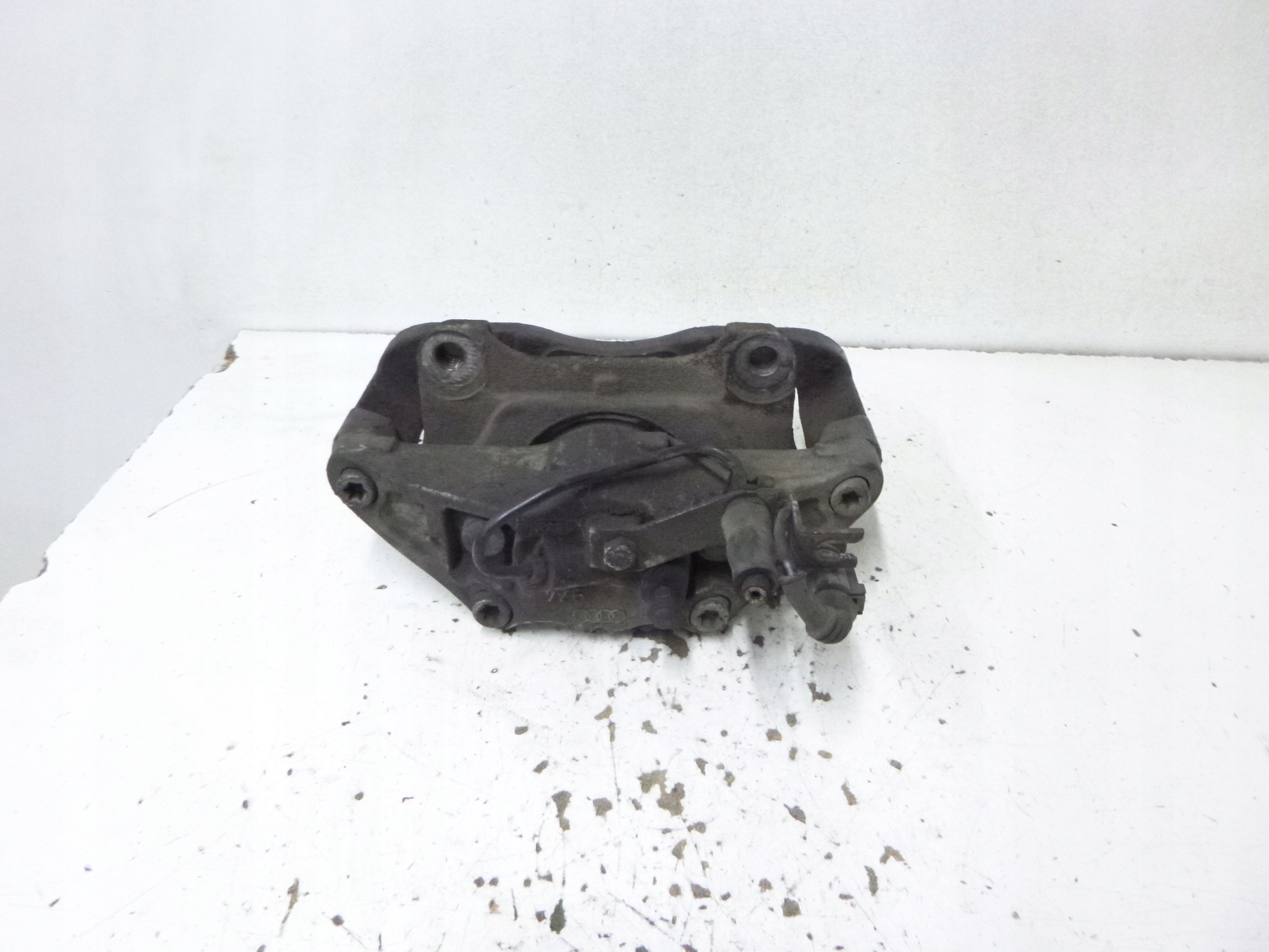 caliper brake front right Audi A6 C5 3.0 2002r