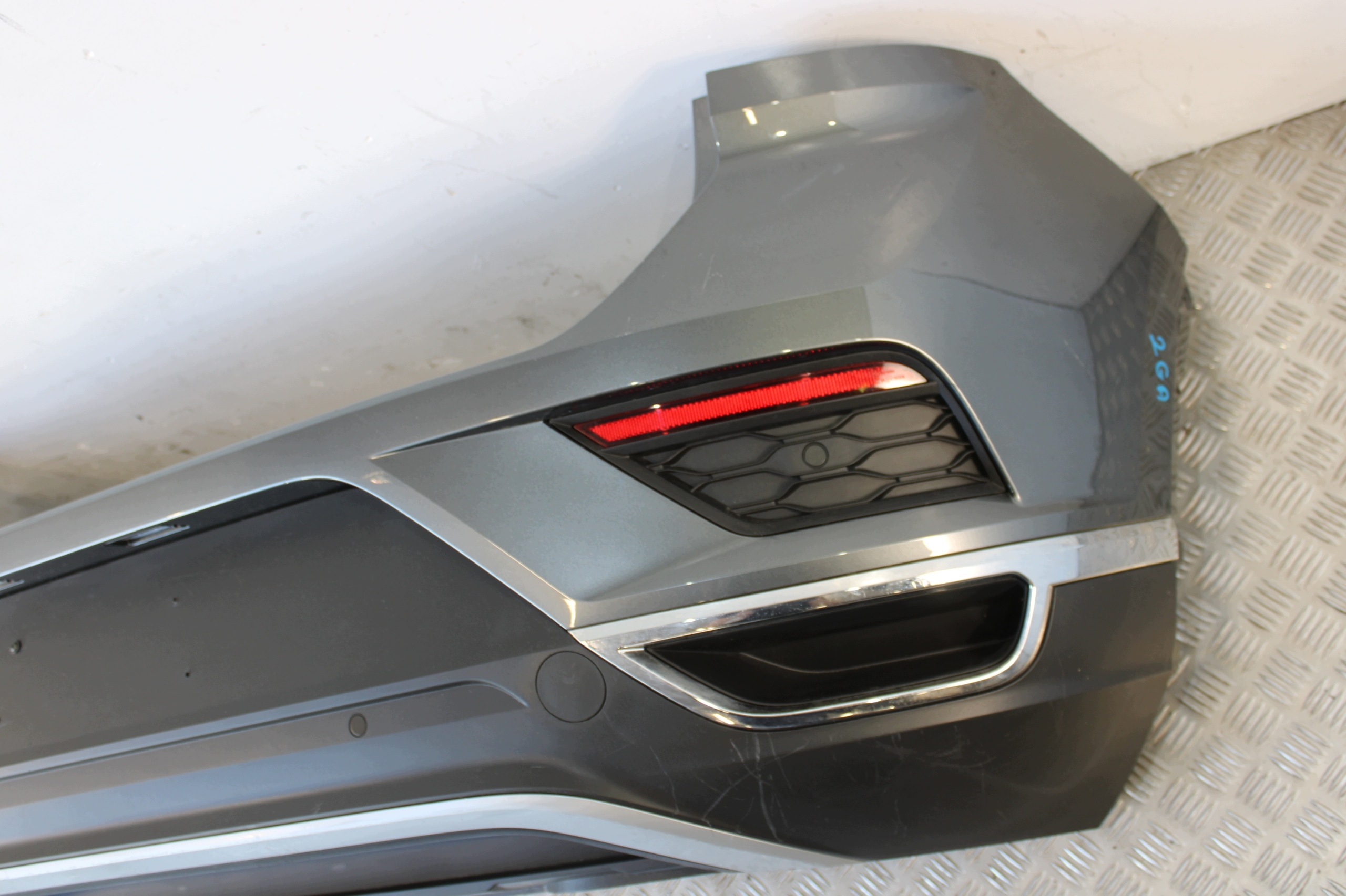 bumper rear part rear complete 4 X PDC VW T-ROC 2GA