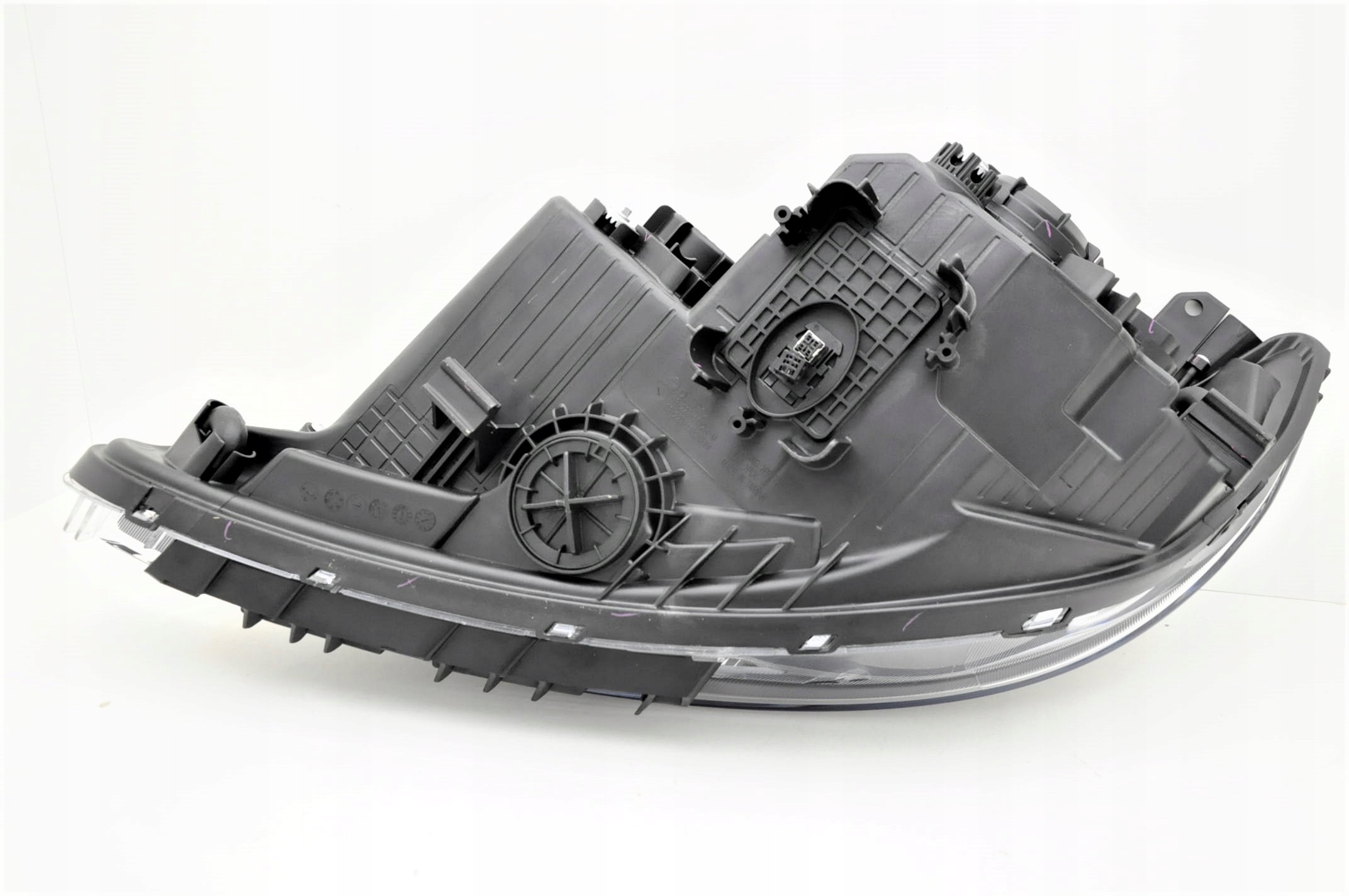 KIA SORENTO 2013-14 REFLEKTORY KOMPLET NOWE XENON Typ samochodu Samochody osobowe