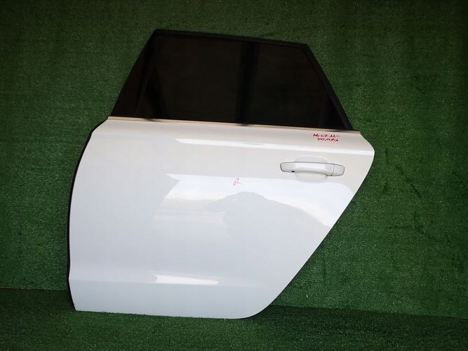 AUDI A6 C7 KOMBI 11- door left rear. rear part