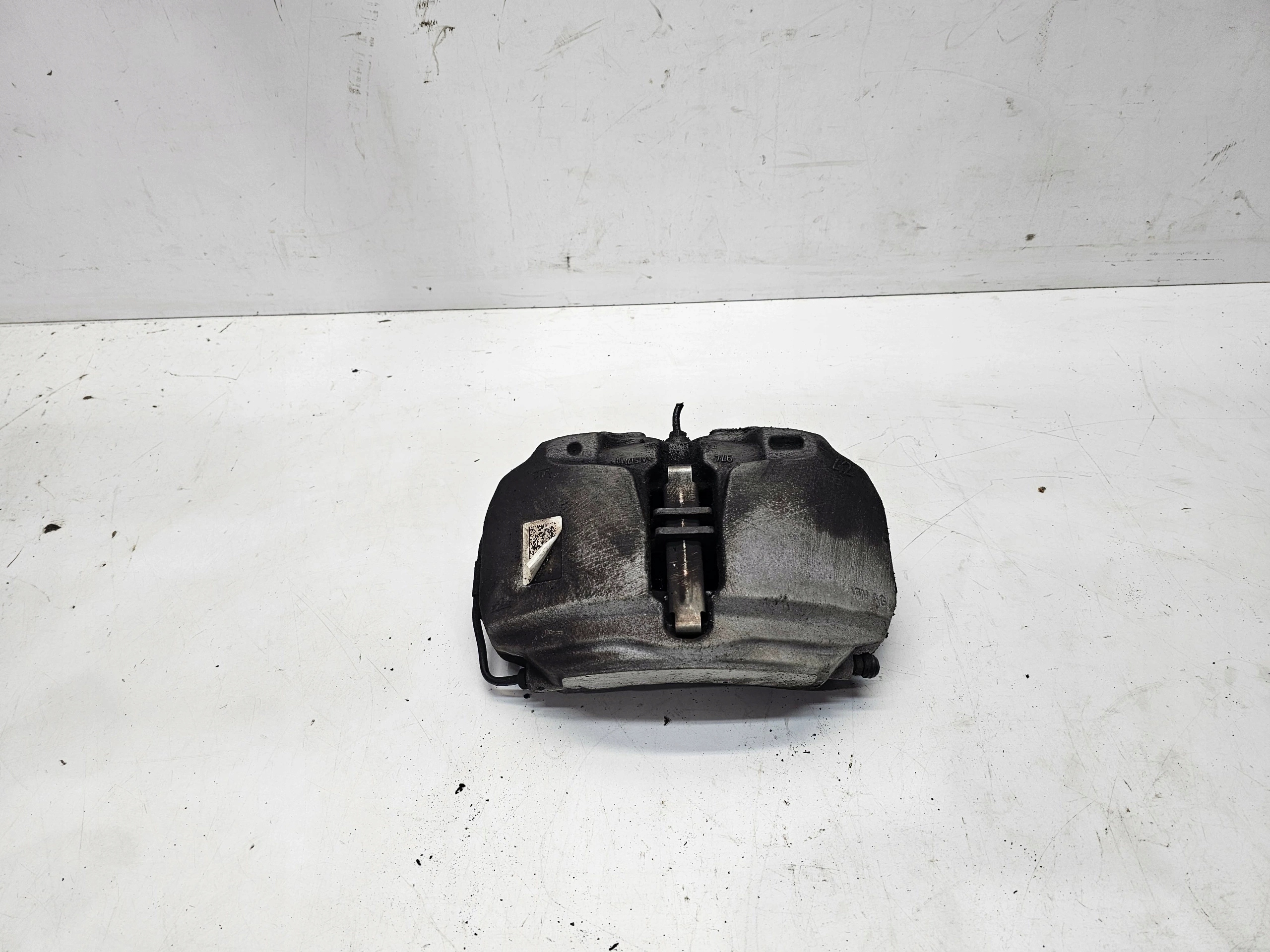 caliper brake right front AUDI A4 B9 A5 8W 8W06CA 974