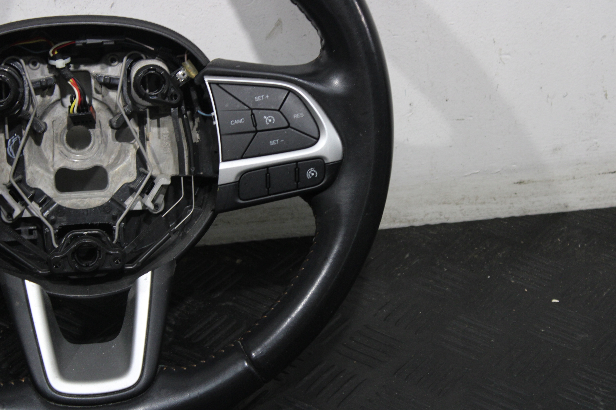 volant MULTIFUNKCJA JEEP COMPASS II 2
