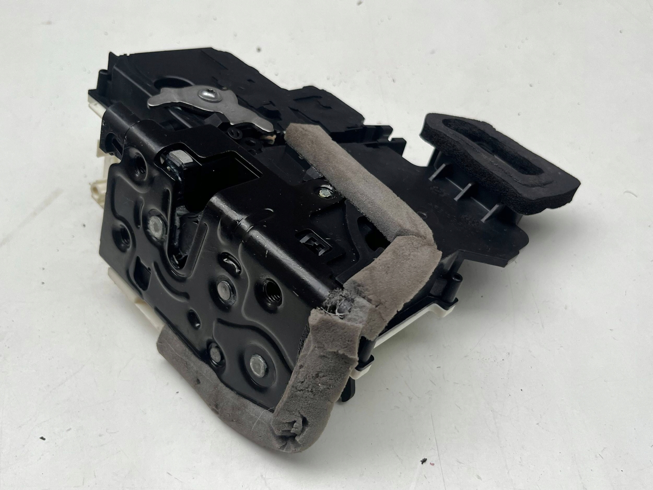 AUDI A6 A7 Q8 lock door right rear part 4K0839016Q @M