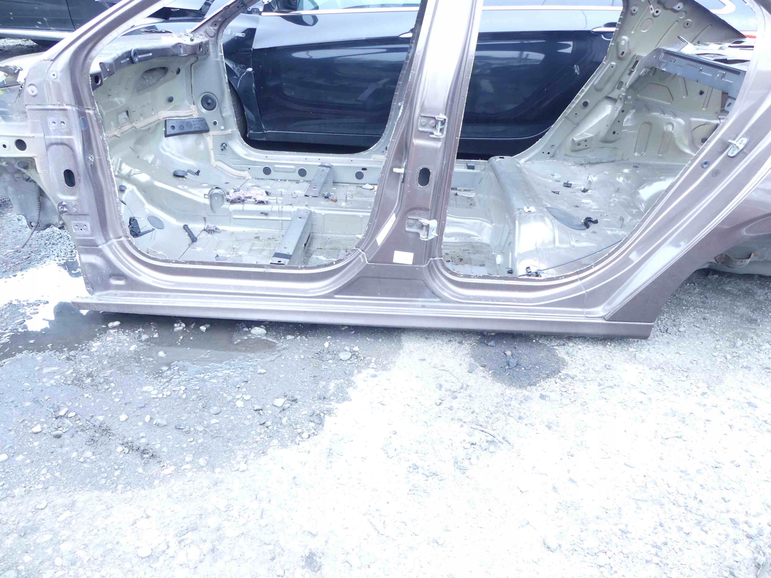 ЛЕВЫЙ ПОРОГ PEUGEOT 301