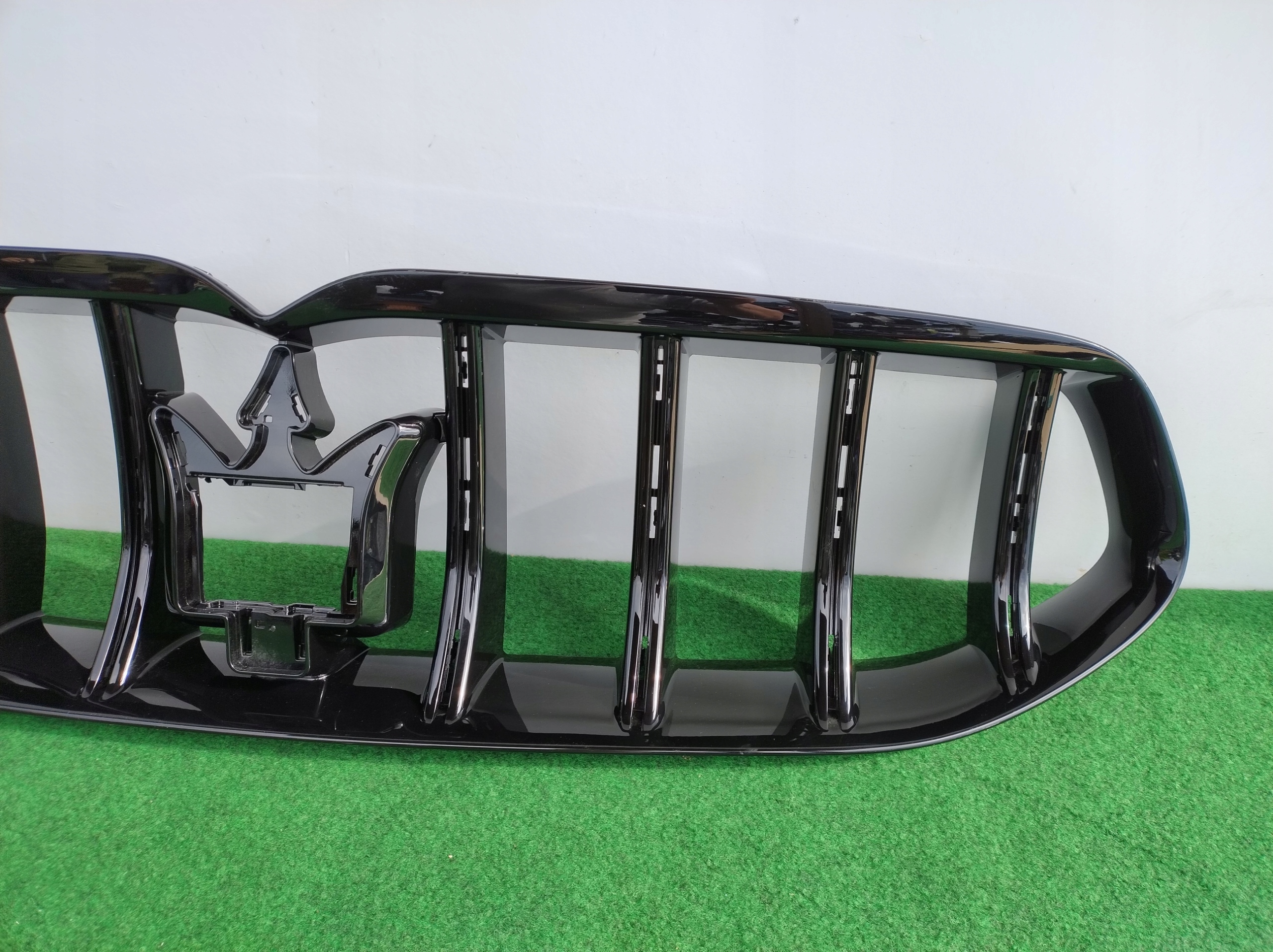 MASERATI GRECALE nová original maska 670170829 MDP15