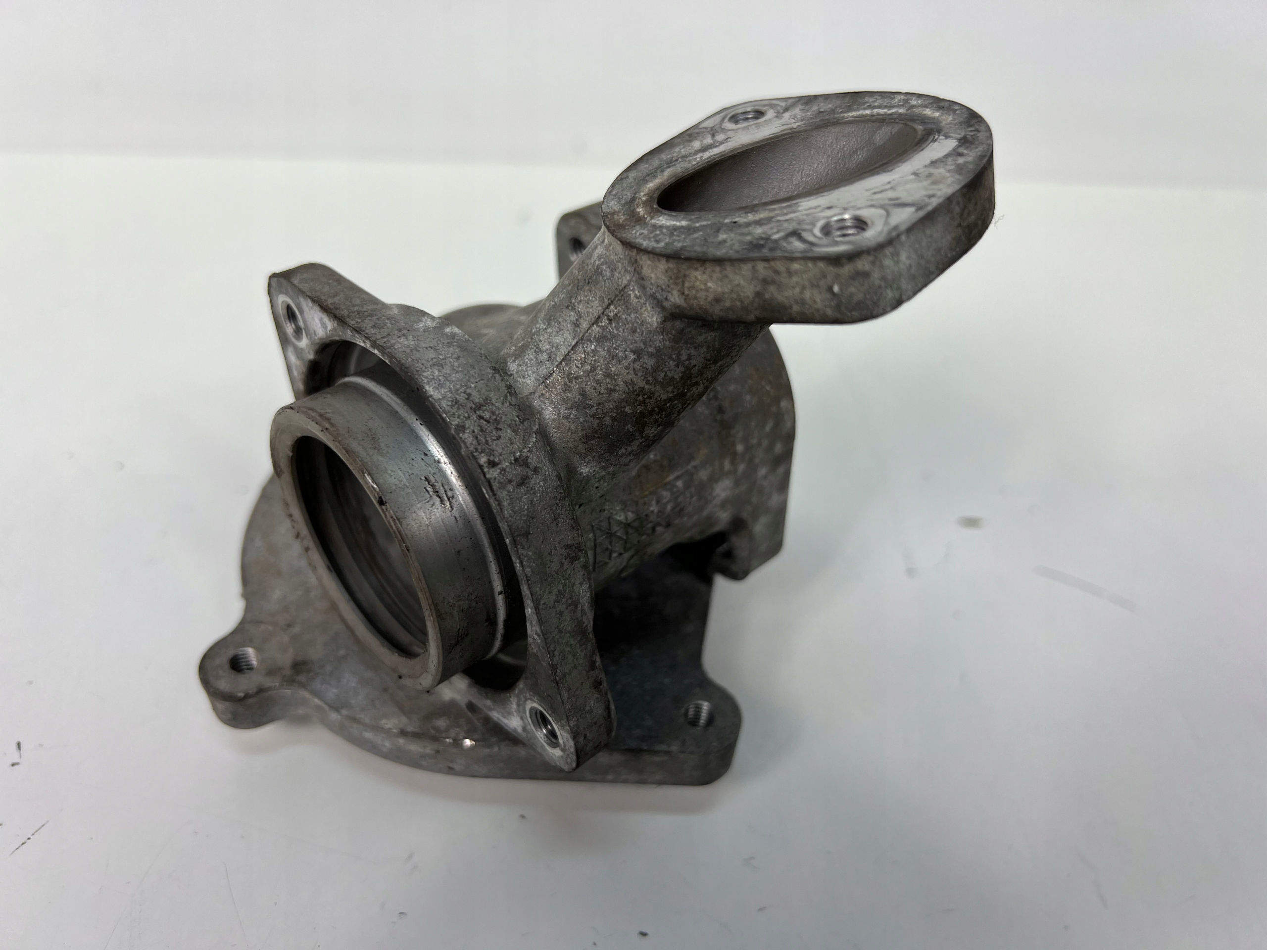 Корпус термостата Opel Astra K 1,6 CDTI 55400715