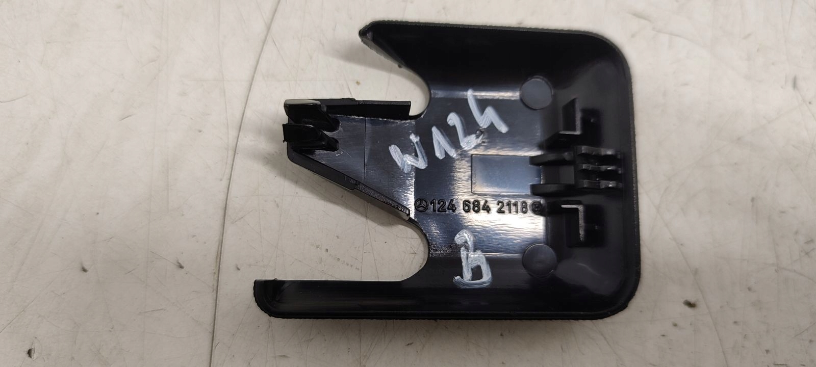 Blende Abdeckung szyny SITZ Mercedes W124 2,2