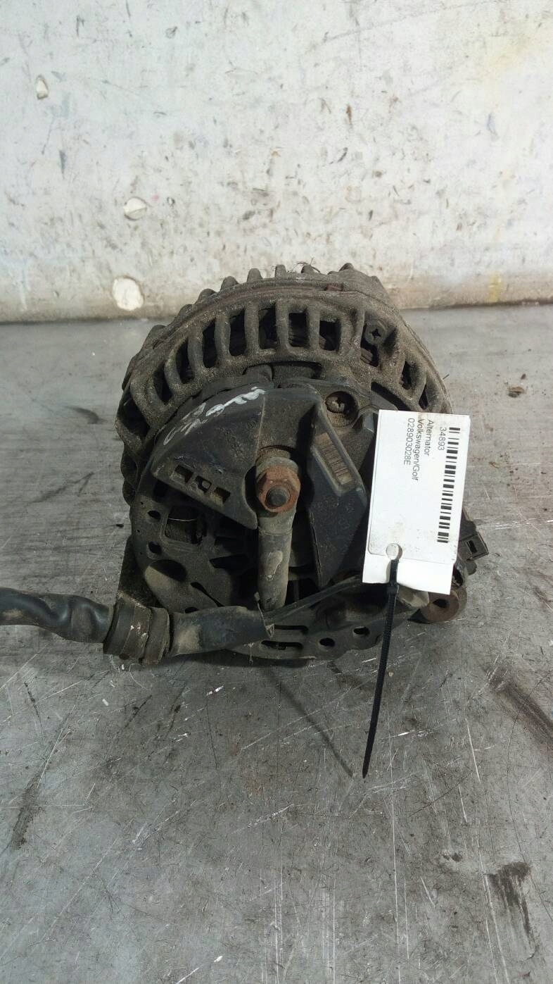 Alternator Volkswagen Golf IV 1,9 TDI 028903028E Producent części OEM
