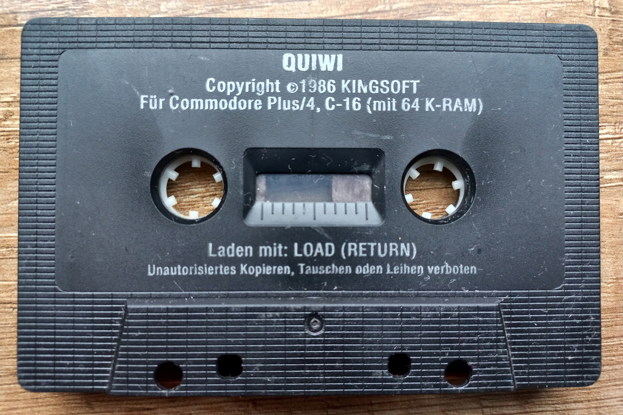 Quiwi prezent Commodore 16 plus/4 C gra kaseta