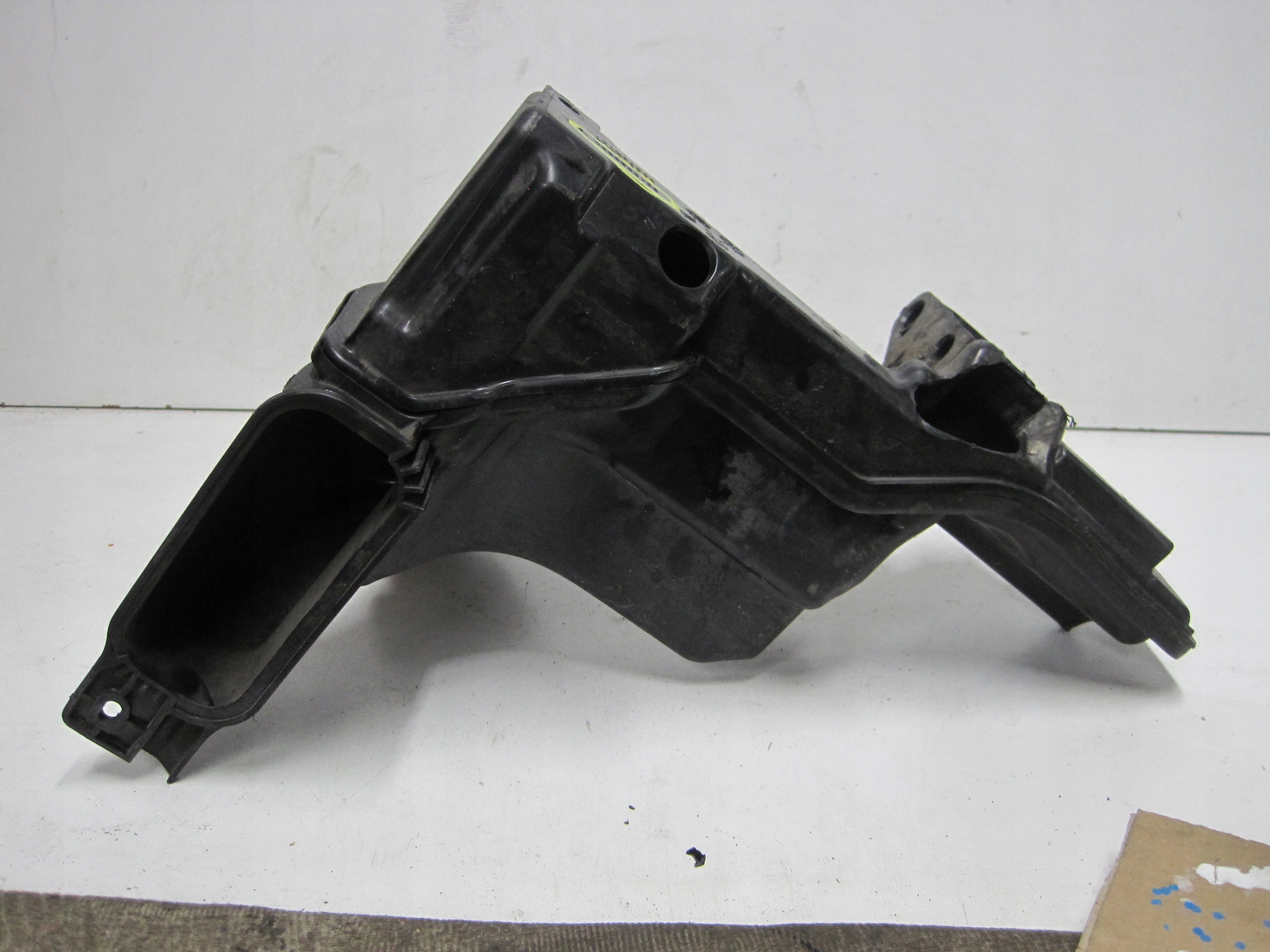 REZONATOR luft PEUGEOT 3008 II 9810920880