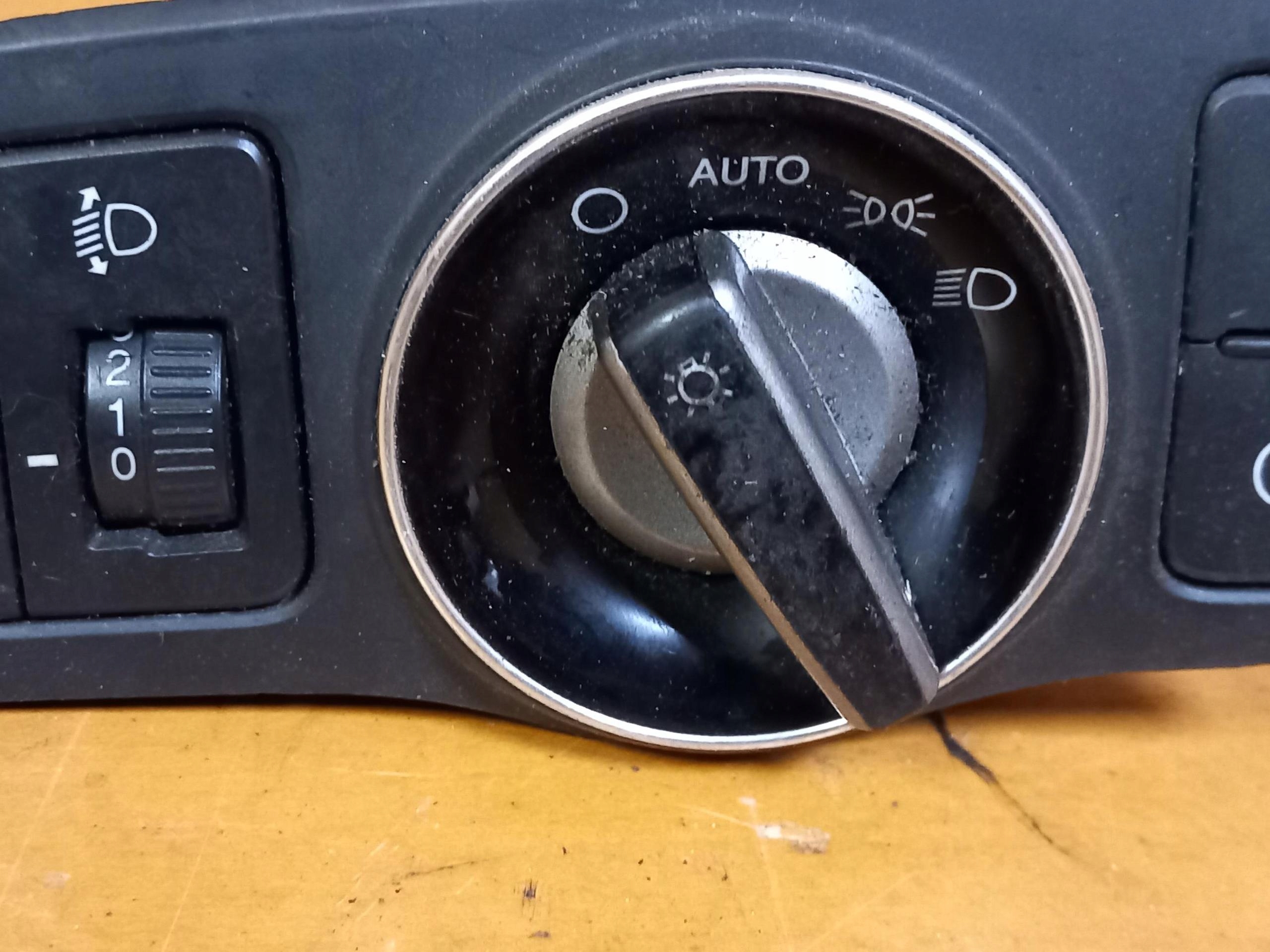 interruttore luci HYUNDAI I40 93300-3Z970 11-15