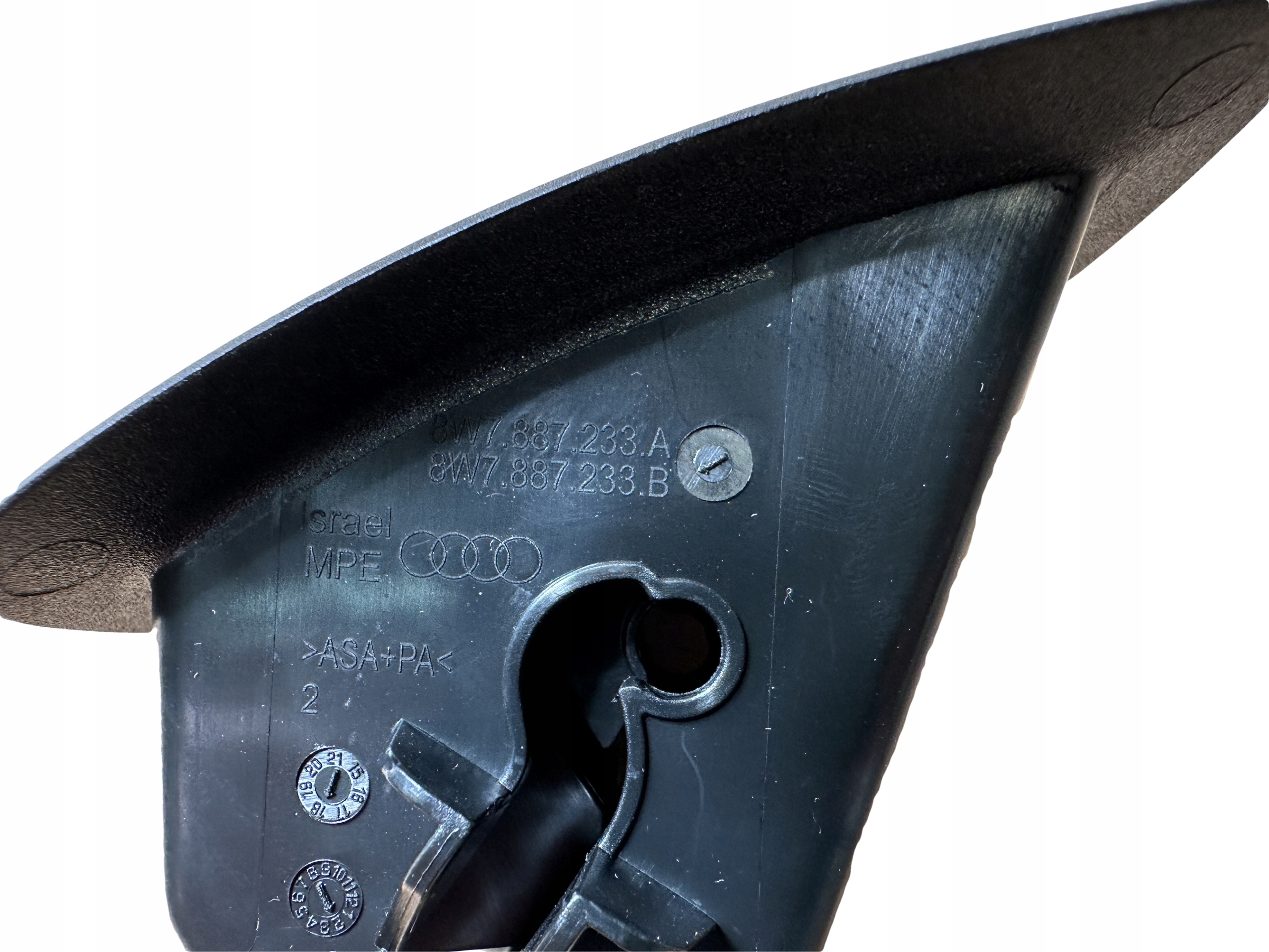 AUDI A5 8W CABRIO ISOFIX 8W7887233B