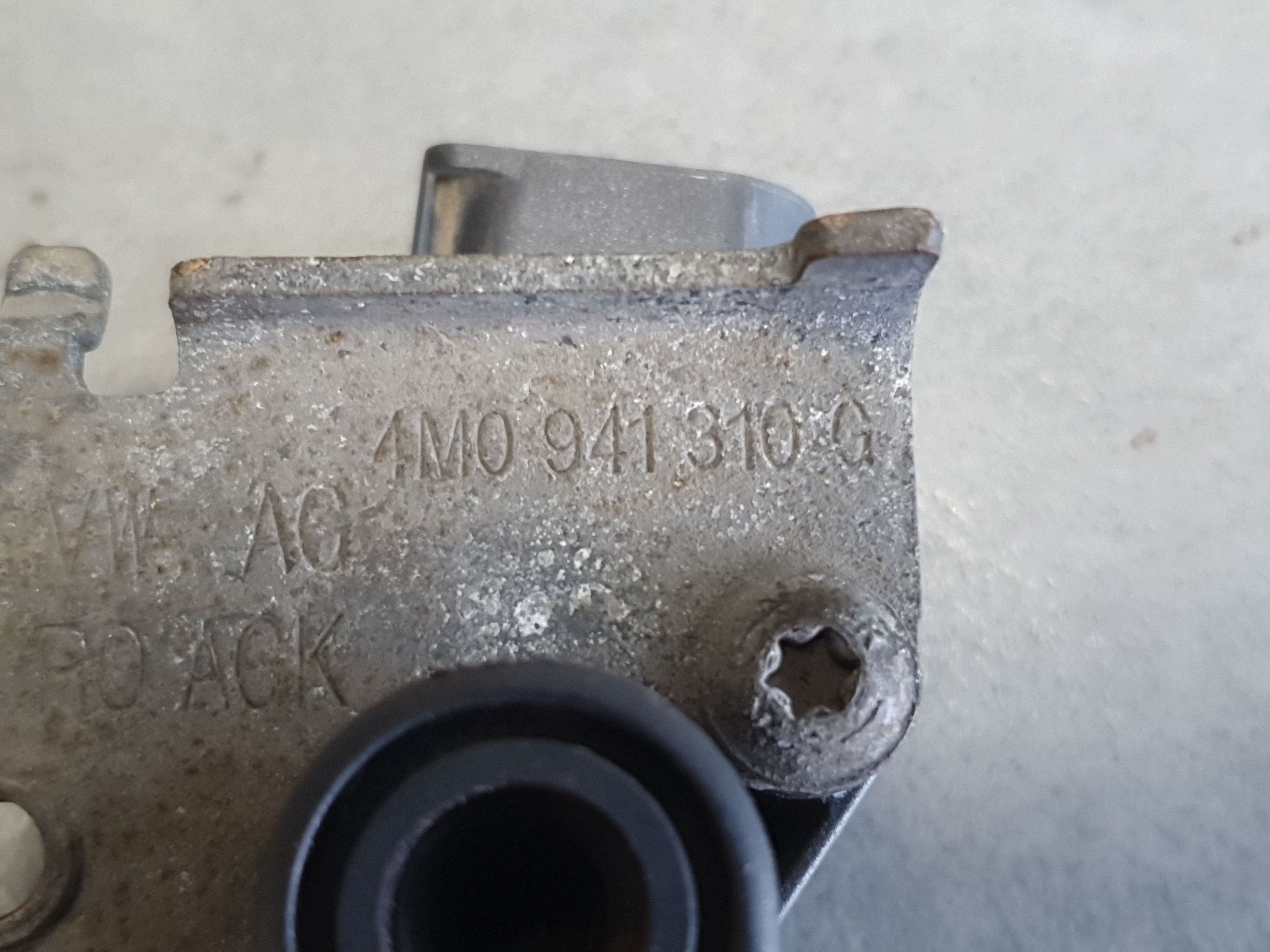 Audi Q7 4M Sensor poziomowania rechts heck 4M0941310G