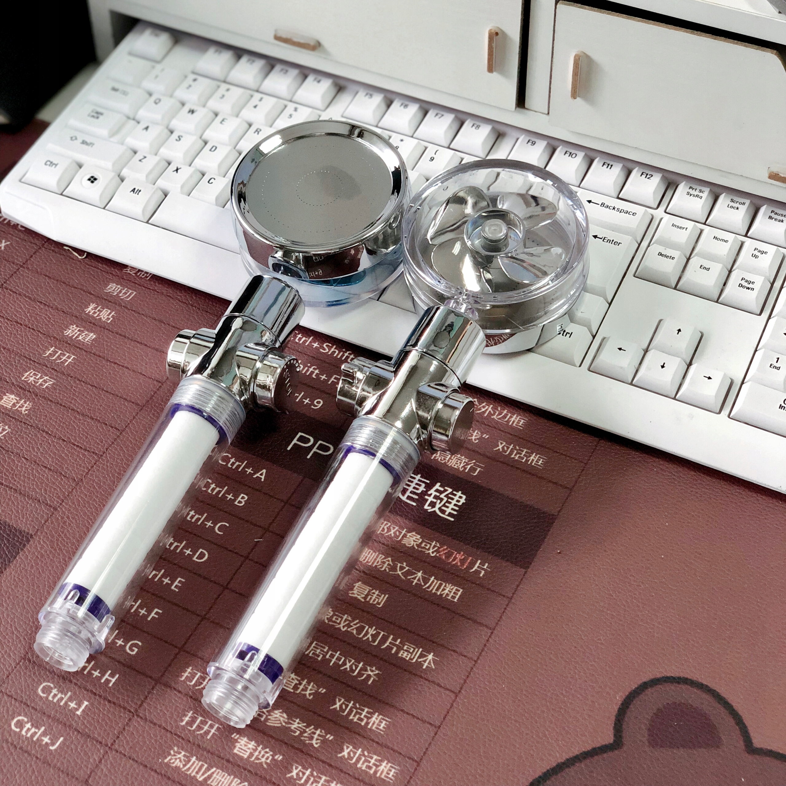 SŁUCHAWKA PRYSZNICOWA Z TURBINĄ WENTYLATOREM Kształt okrągły