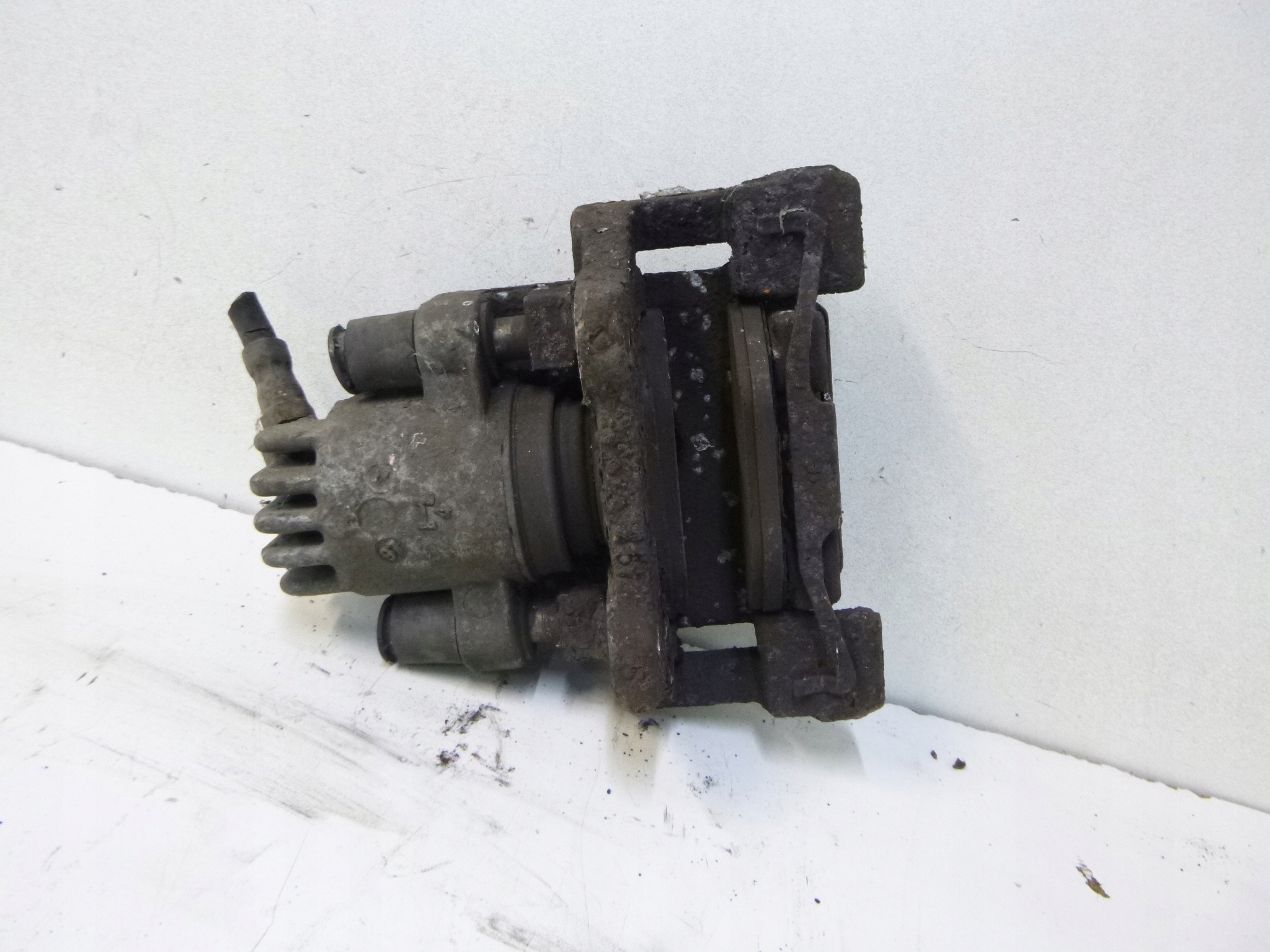 caliper brake rear part BMW E39 520i Touring 98r.