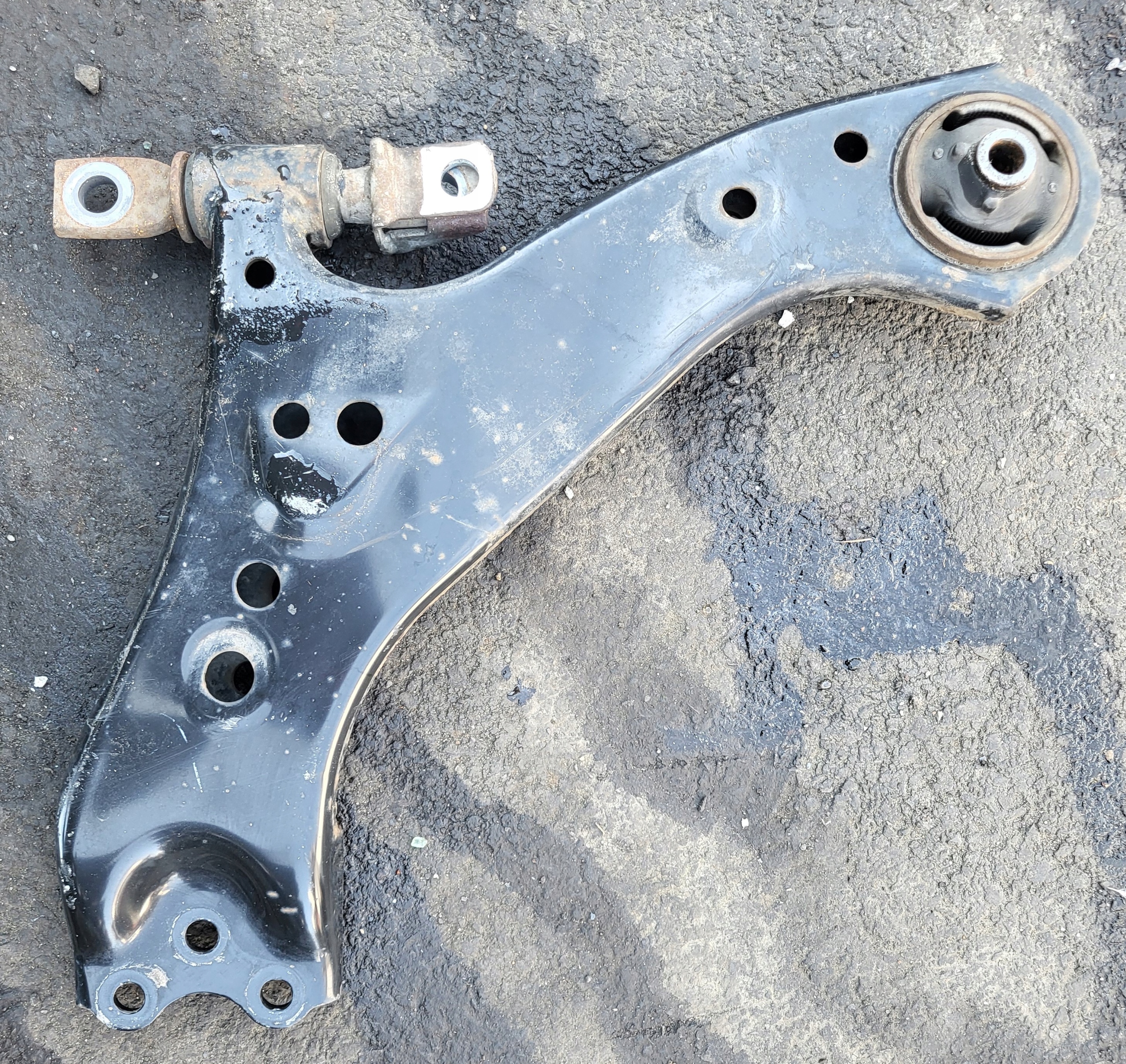 arm left front springing TOYOTA RAV4 V 2.5 HYBRYDA original