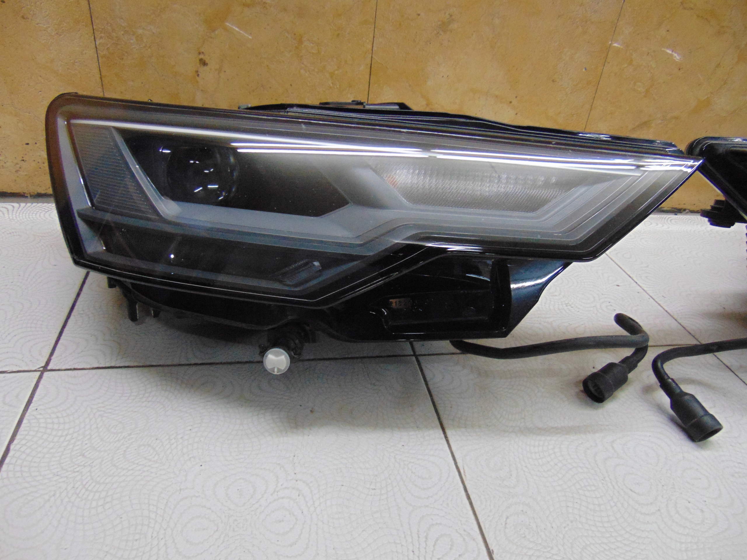LICHT LEUCHTE VORNE VORNE AUDI A6 C8 4K0941034