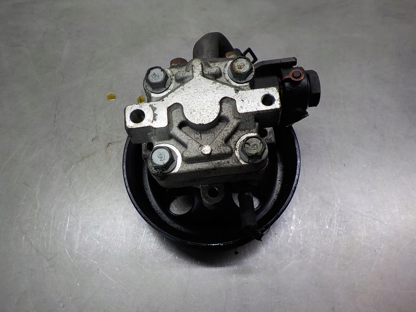 KIA CARENS 2.0 CRDI servo pump 57100-2G000
