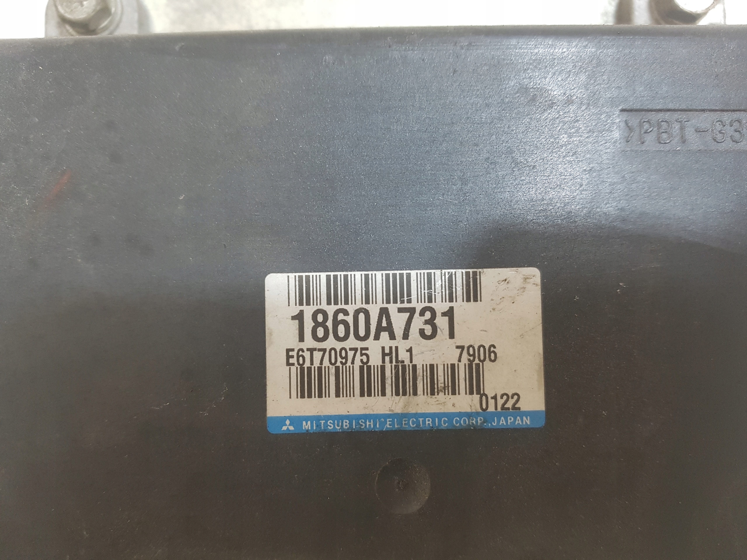 computer of the engine control unit MITSUBISHI LANCER 8 1860A731
