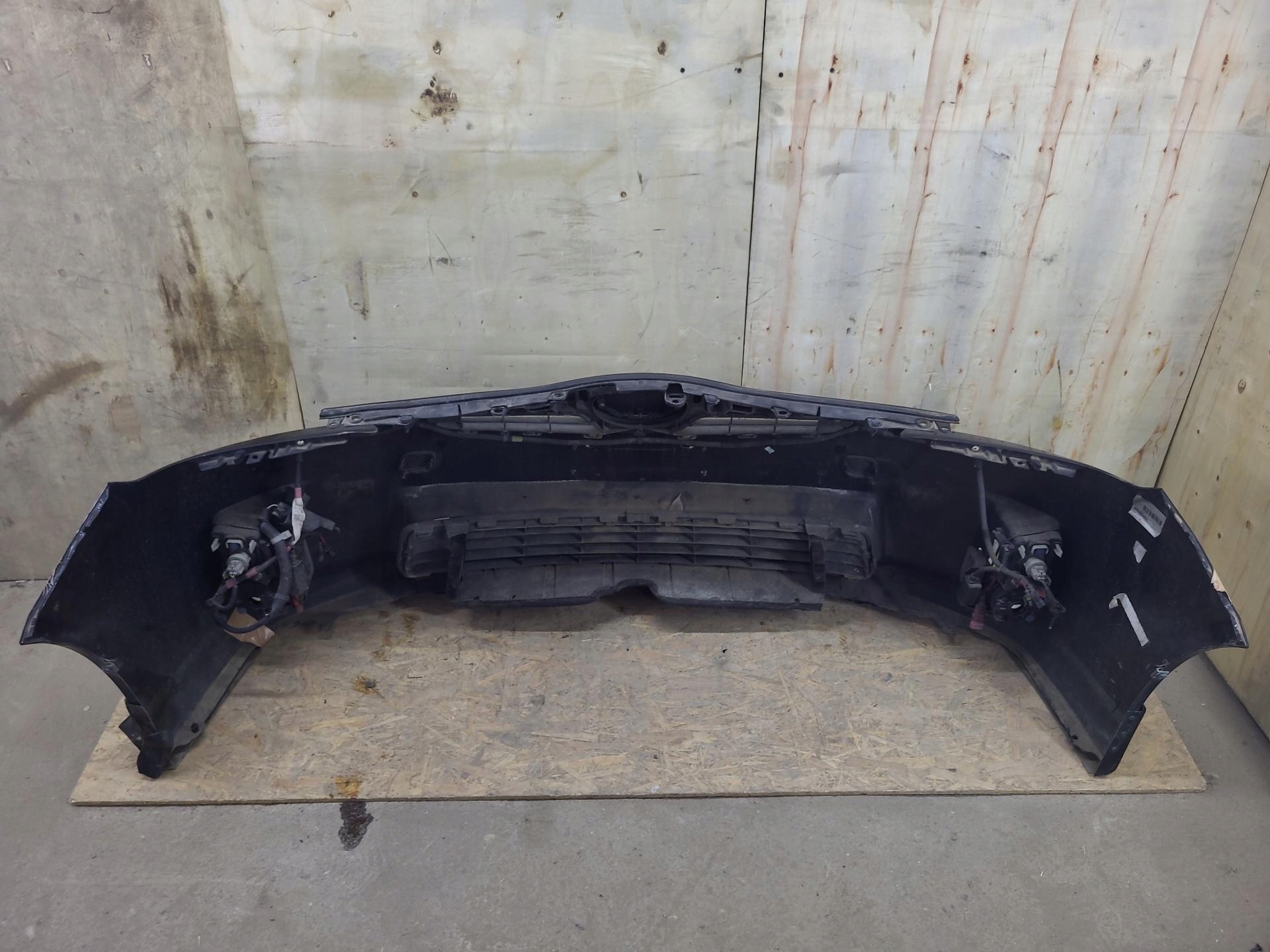 bumper front Toyota Prius 3 XW30 2010