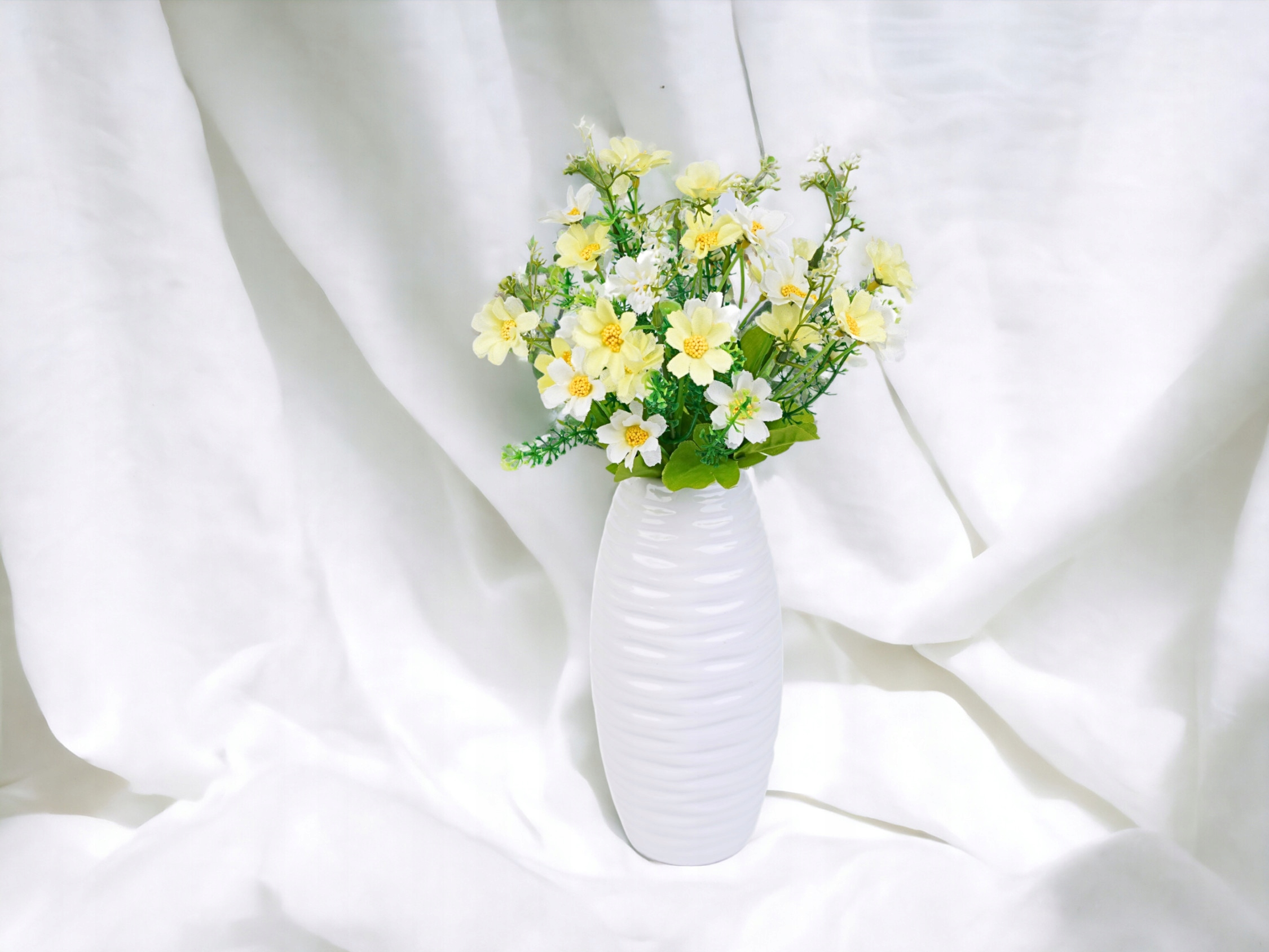 BUKIET KWIATÓW SZTUCZNYCH 32cm KWIATY WIOSENNE BIAŁE KOSMOS STROIK FLORET Stan opakowania oryginalne