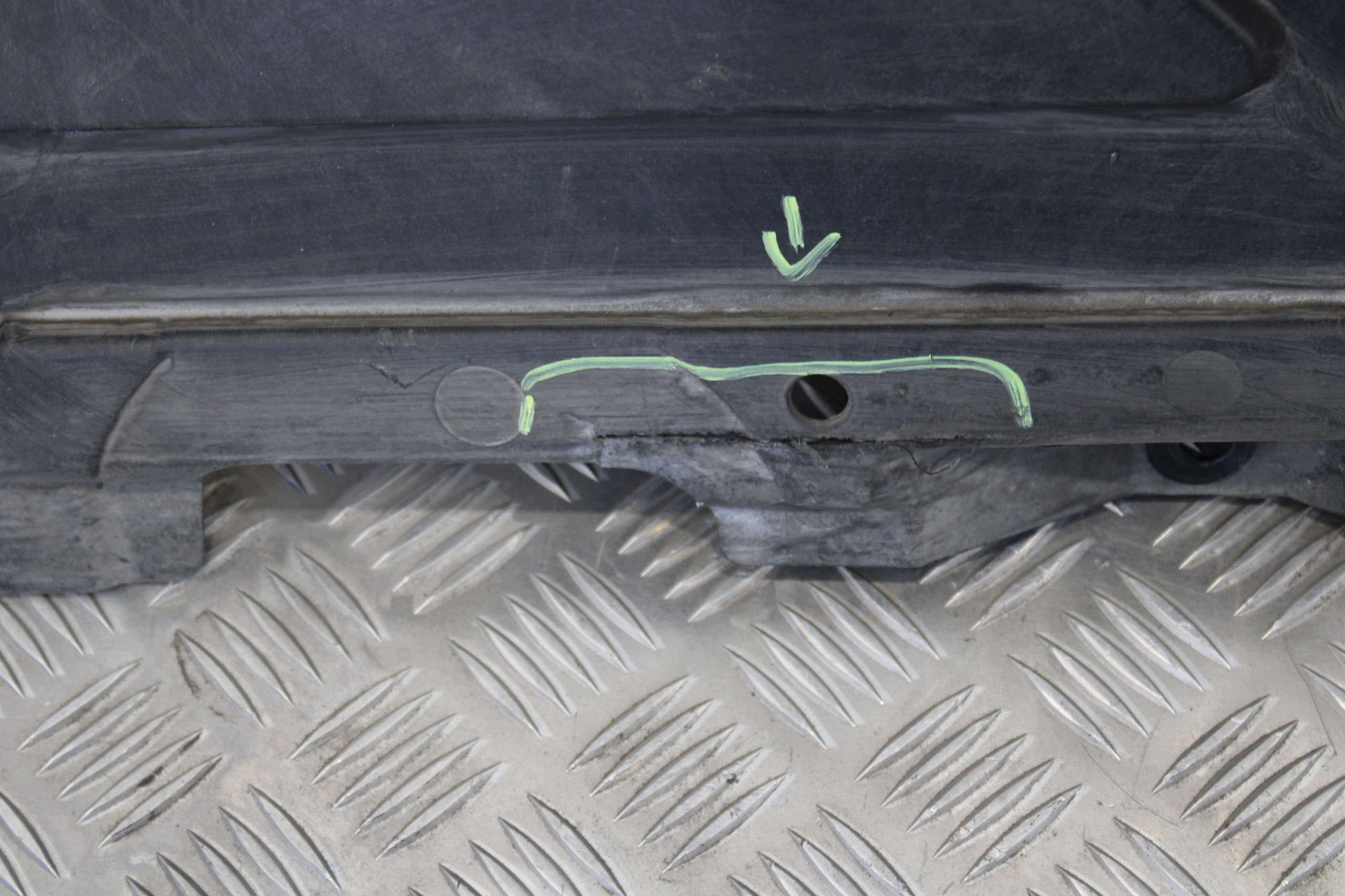 abdeckung Blende Abdeckung Unterfahrschutz rechts A1776808603 MERCEDES GLB X247