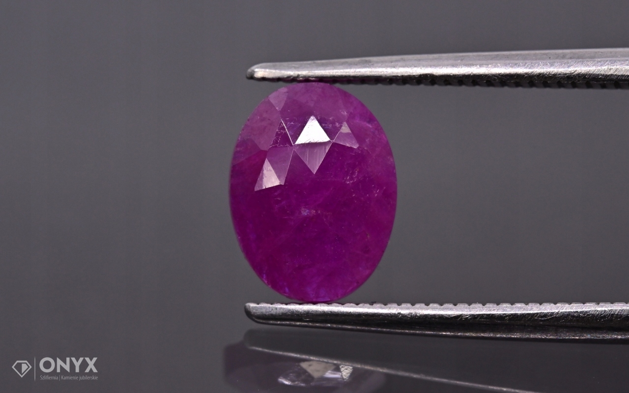 Rubín fazetovaná rozeta ovál 8x6 mm