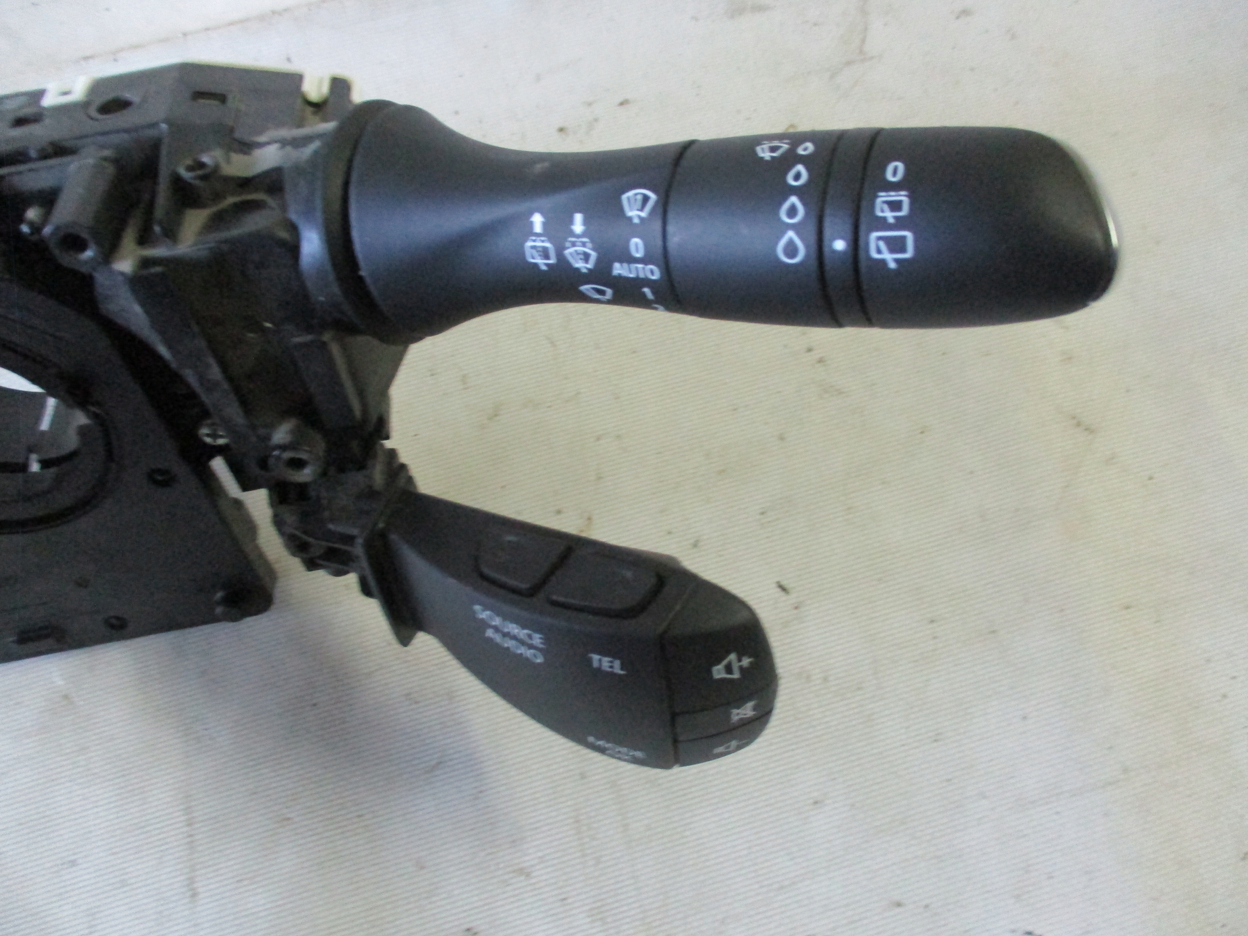 Commandes Commodo phares Megane 4 Espace V5 Koleos 25567